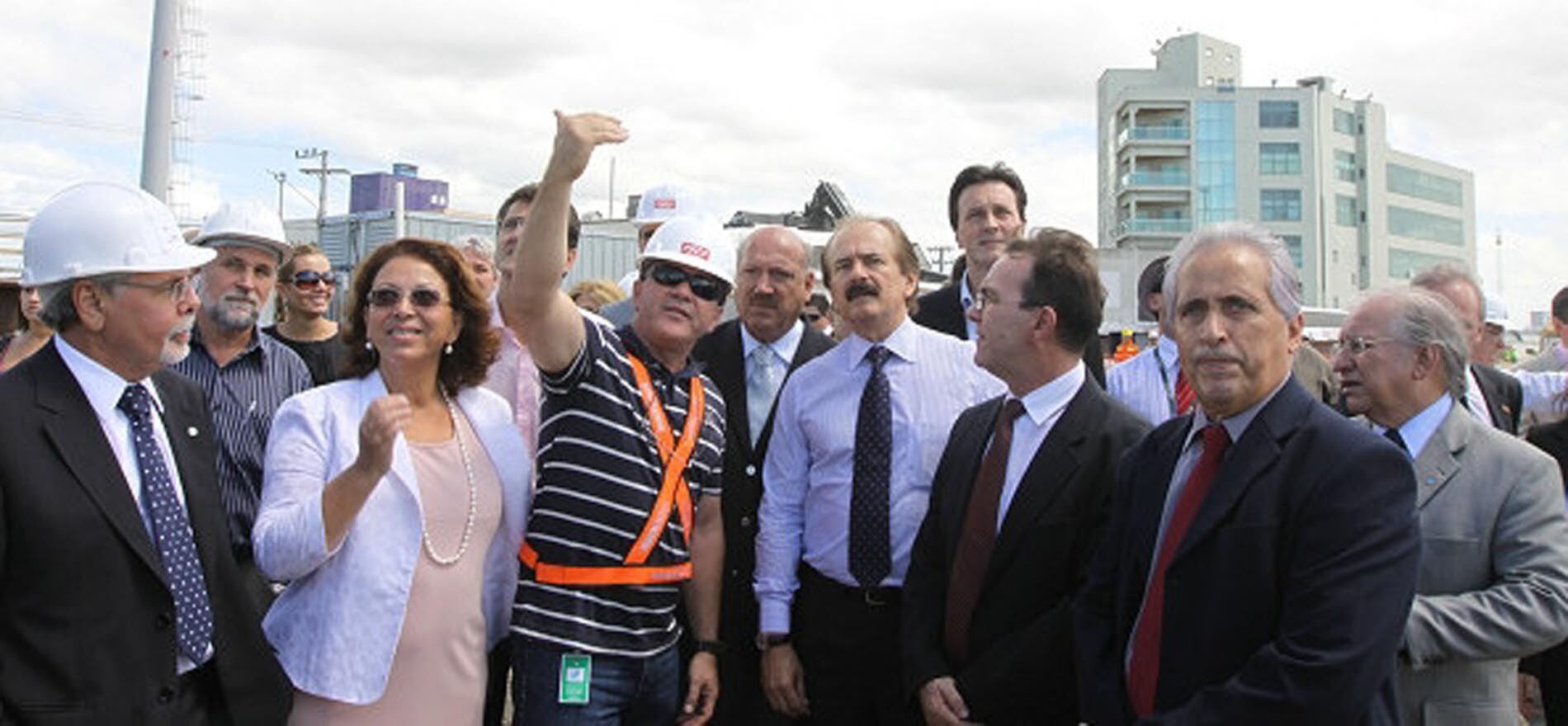 Deba comemora retomada das obras no Porto de Itajaí