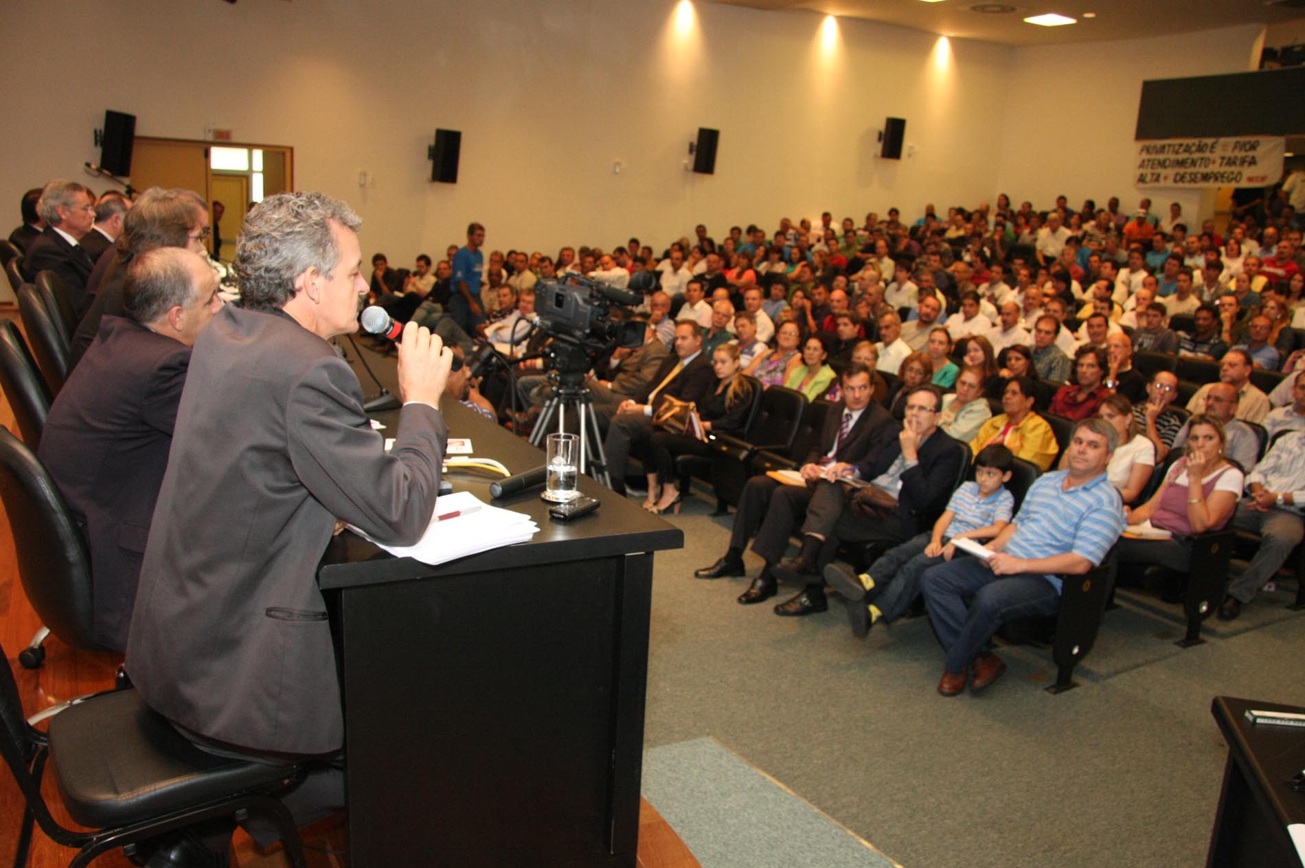 Audiência Pública para discutir sobre o atual momento da Celesc.