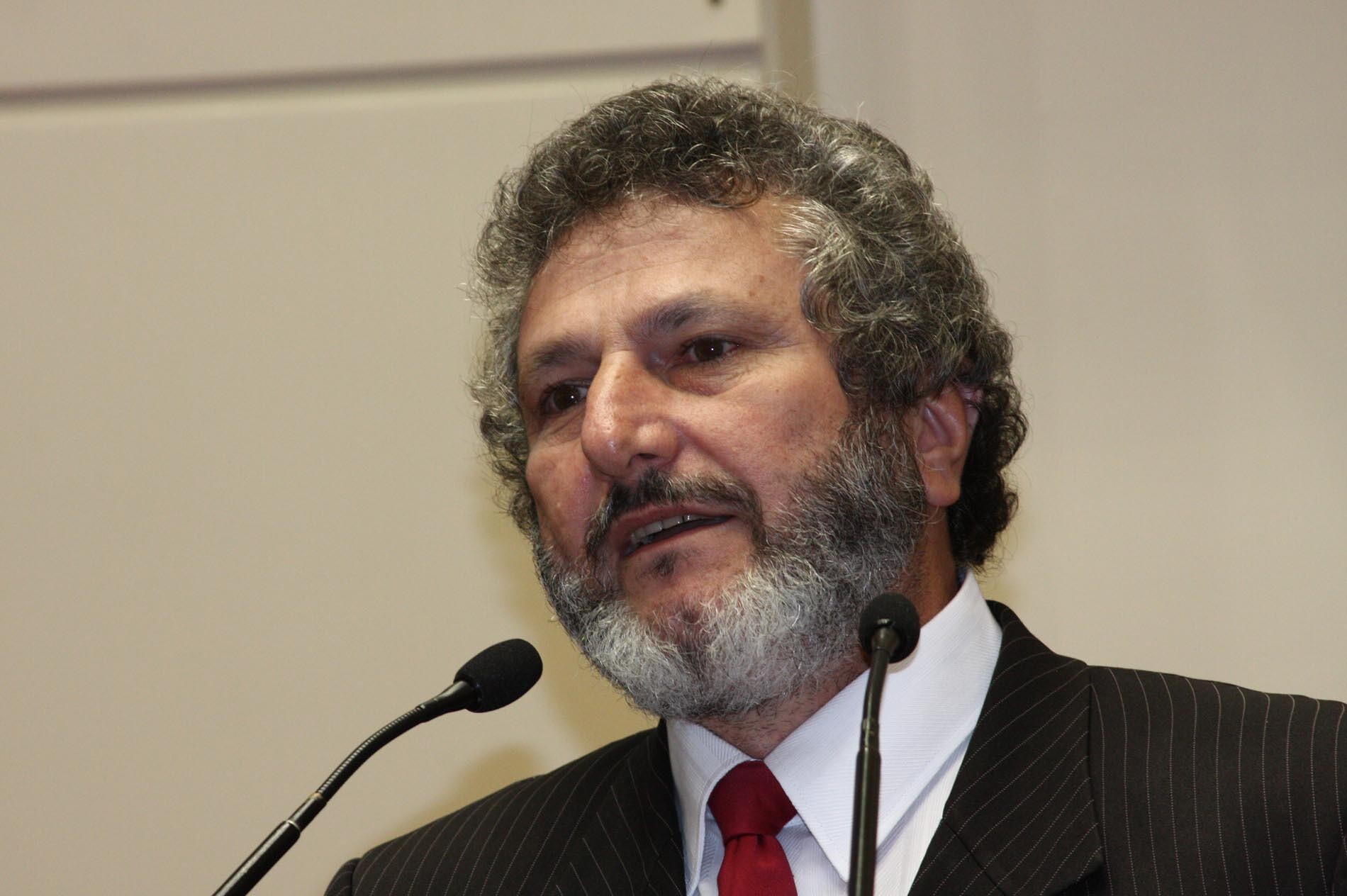 Dos Gabinetes – Estudo aponta prejuízo dramático a avicultores integrados