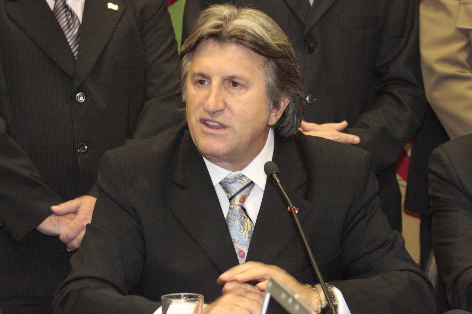 Leonel Pavan concede primeira entrevista coletiva como governador do Estado