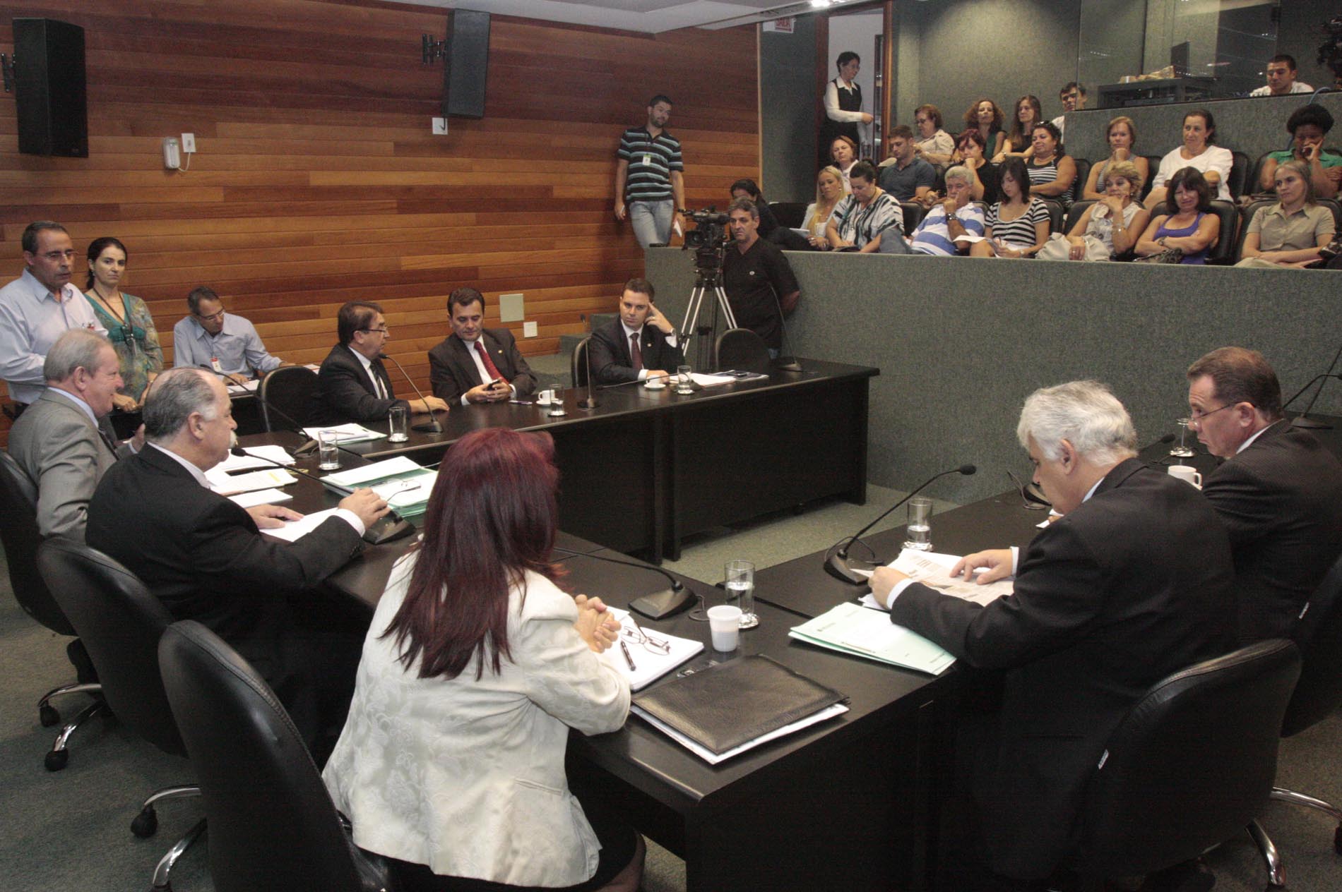 CCJ aprova reversão de multas para fundos das polícias e bombeiros