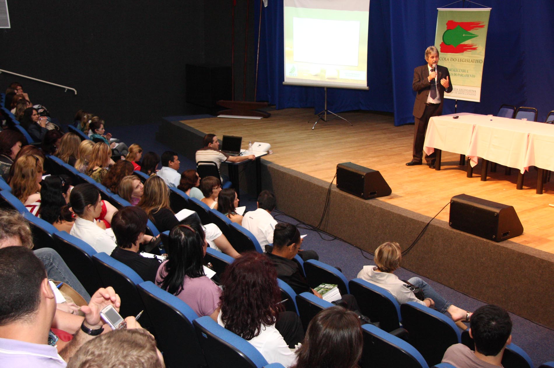 Seminário Regional - Os Desafios da Educação Brasileira 2010 - Chapecó
