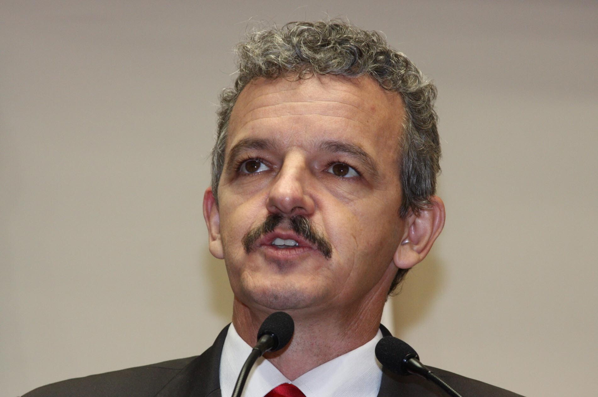 Dos Gabinetes – Suspensa determinação do Contran que exigia emplacamento de máquinas agrícolas