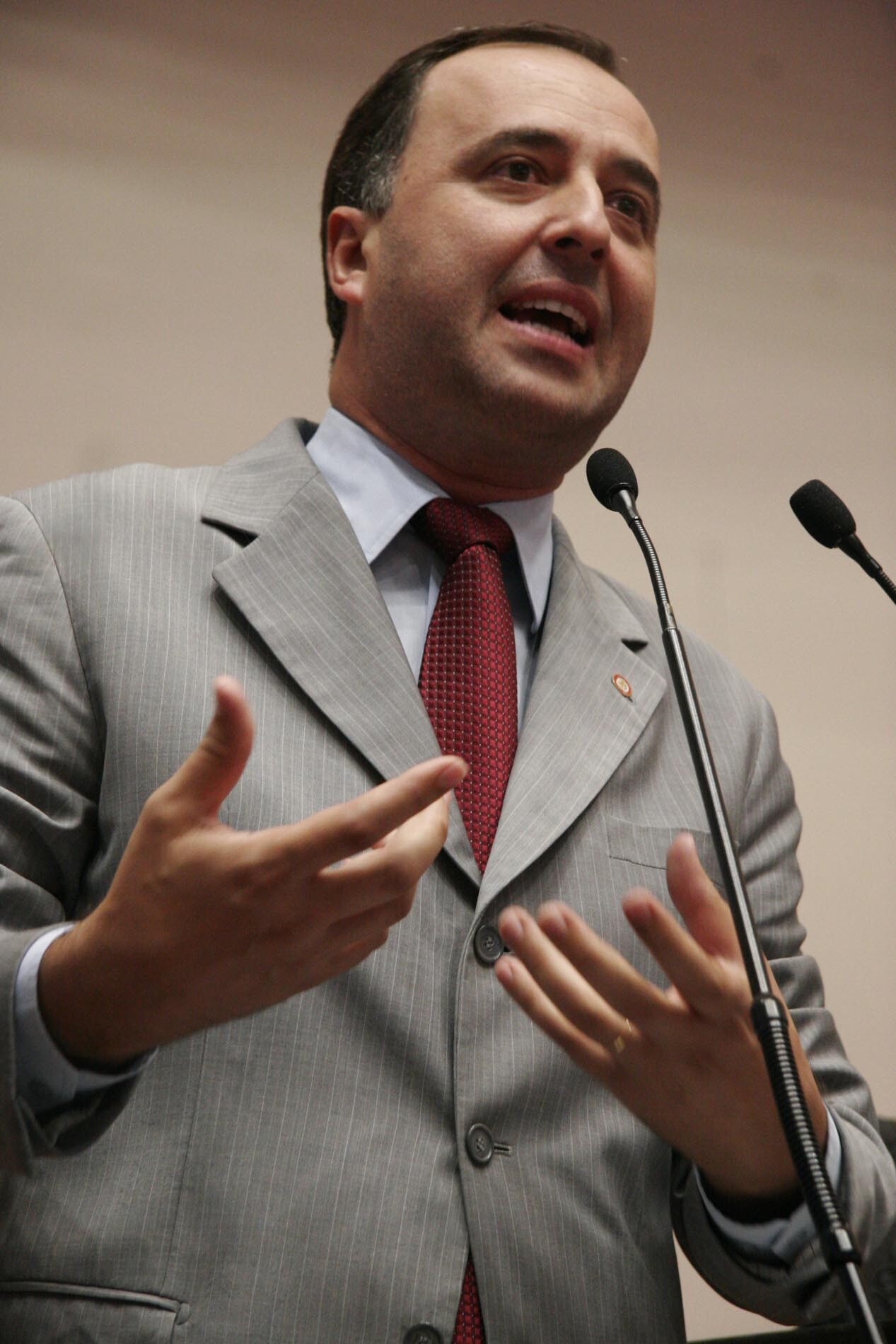 Dos Gabinetes – Morte de detento intensifica debate na Assembleia