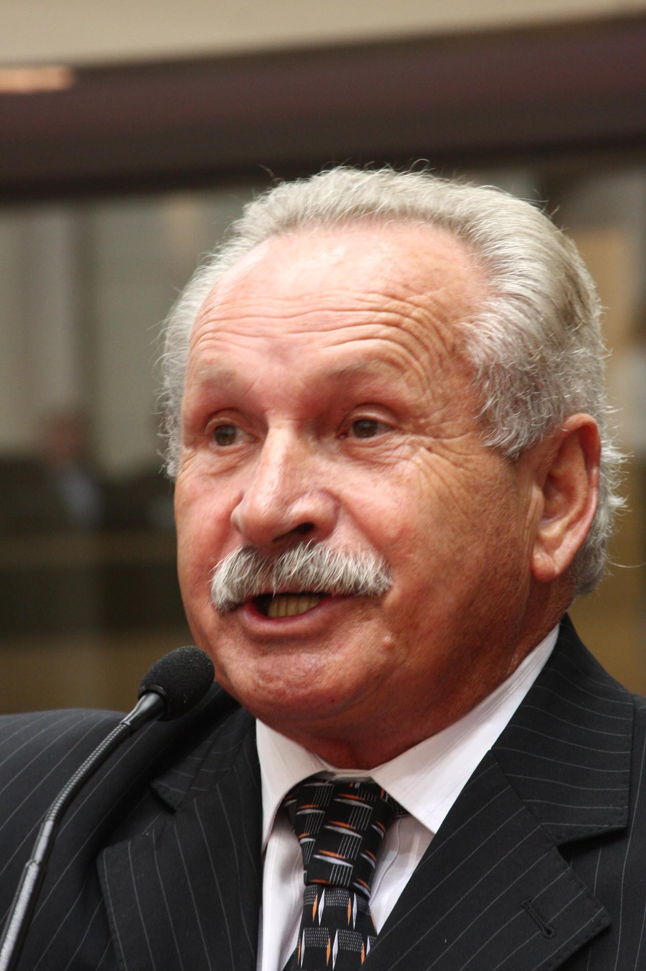 Onofre Agostini foca meio ambiente no retorno ao Legislativo