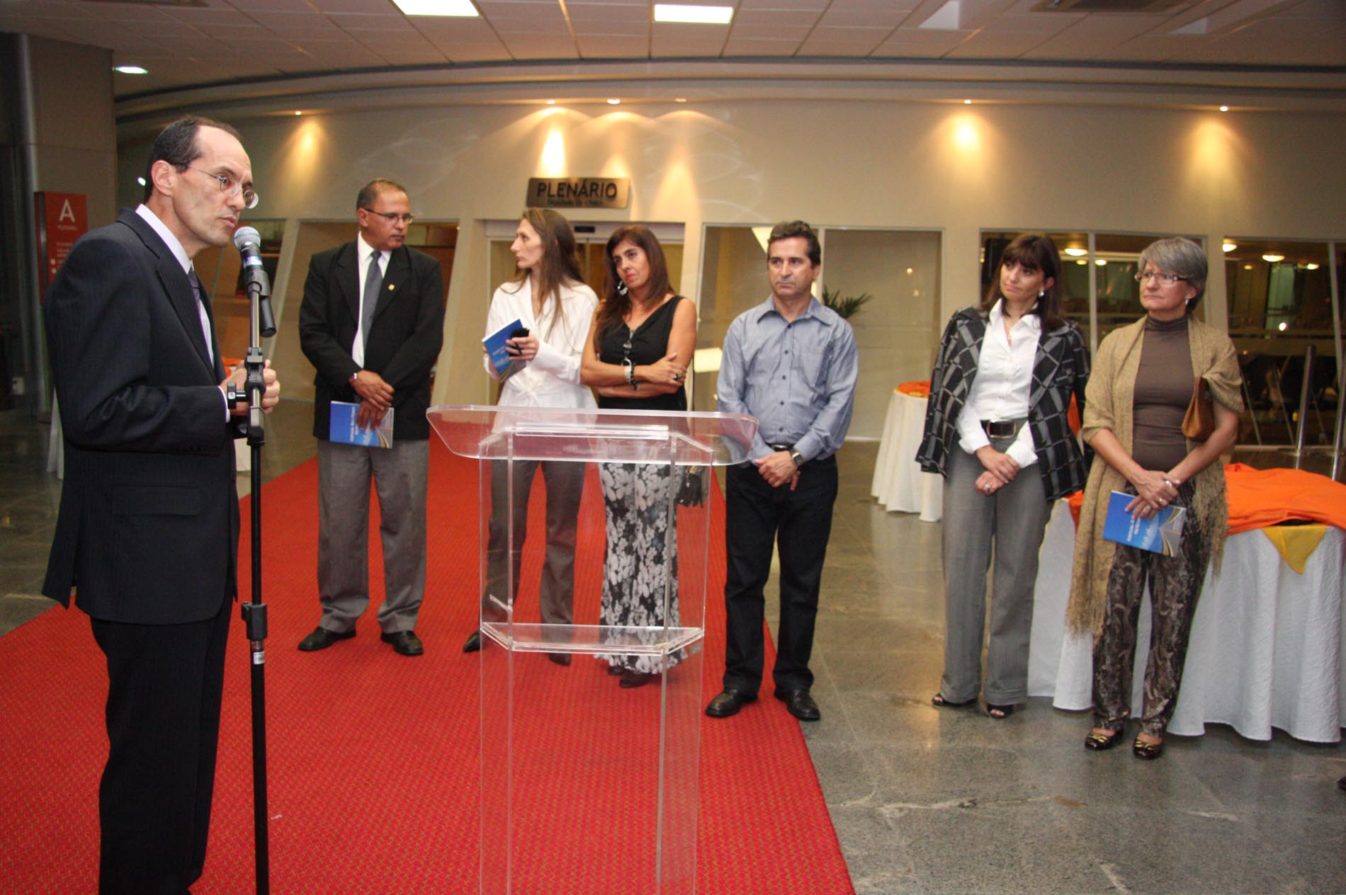 Lançamento do livro Acidentologia - Riscos e Prevenção: Visão Multidisciplinar organizadores Lúcio José Botelho e Lilian Elizabeth Diesel