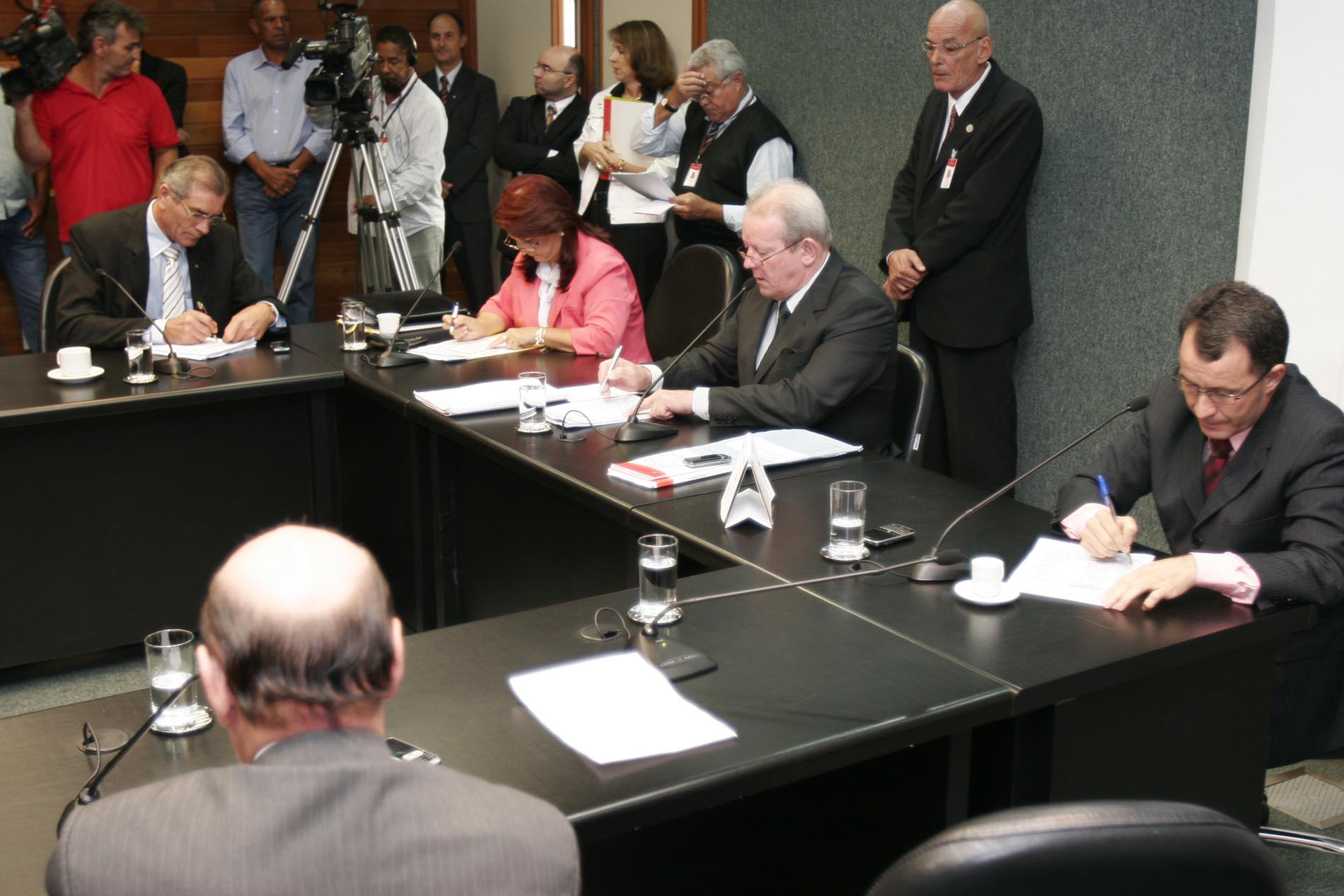 Comissão de Finanças aprova calendário do Orçamento Regionalizado