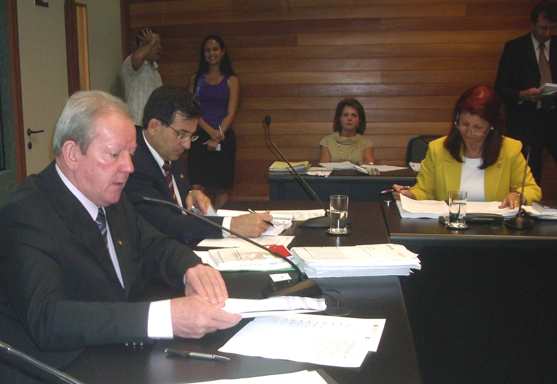 Dos Gabinetes – Comissão de Finanças aprova calendário do orçamento regionalizado