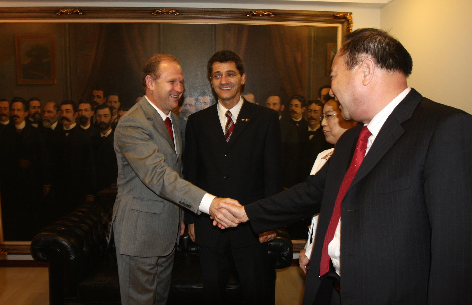 Presidente da Alesc recebe Comitiva Chinesa