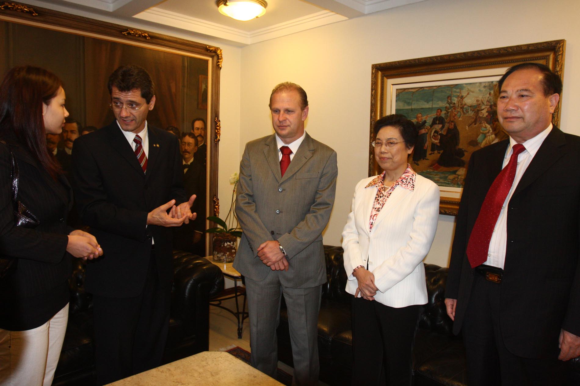 Presidente da Alesc recebe Comitiva Chinesa
