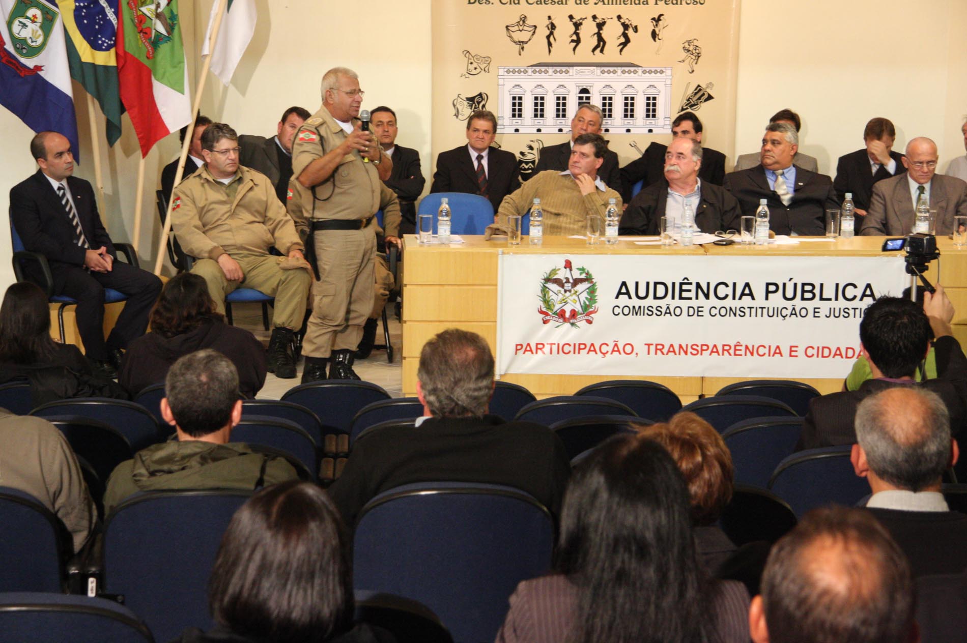 Audiência Pública a fim de debater o aumento dos índices de violência no município de Campos Novos.