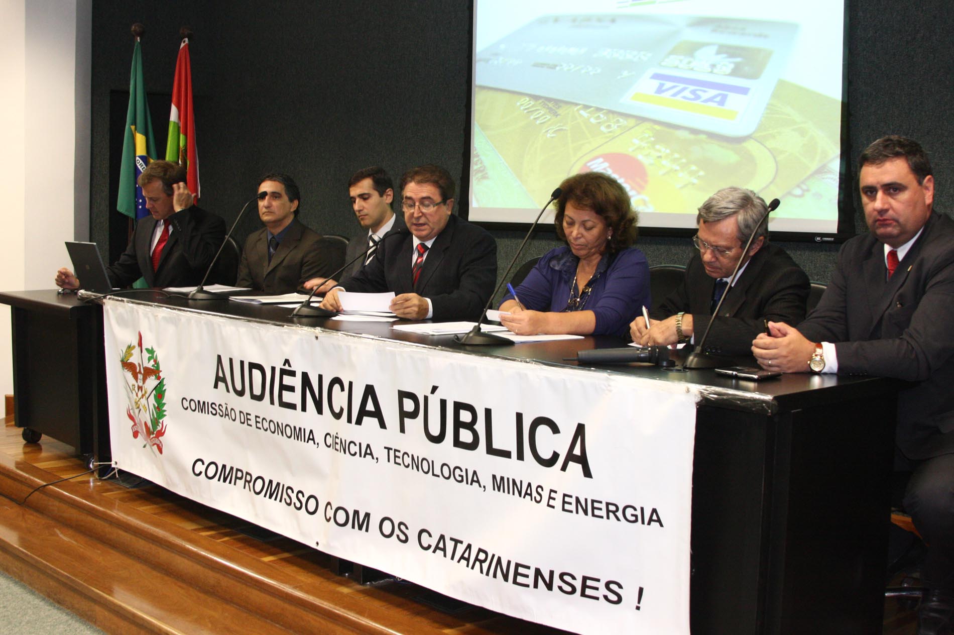 Assembleia Legislativa debate o oligopólio dos cartões de crédito no país