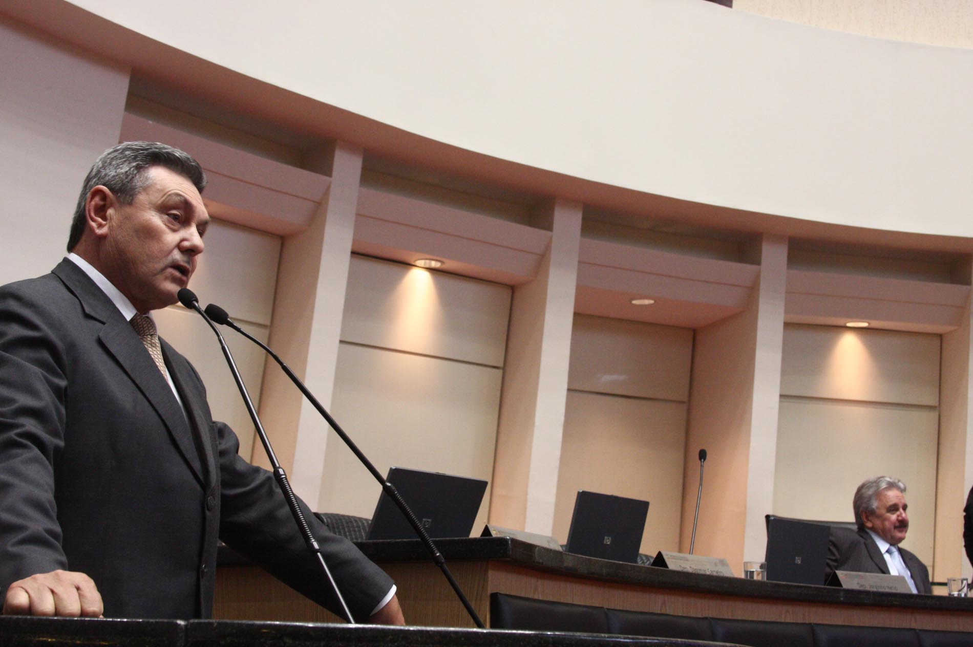 Ceron retorna à Assembleia Legislativa