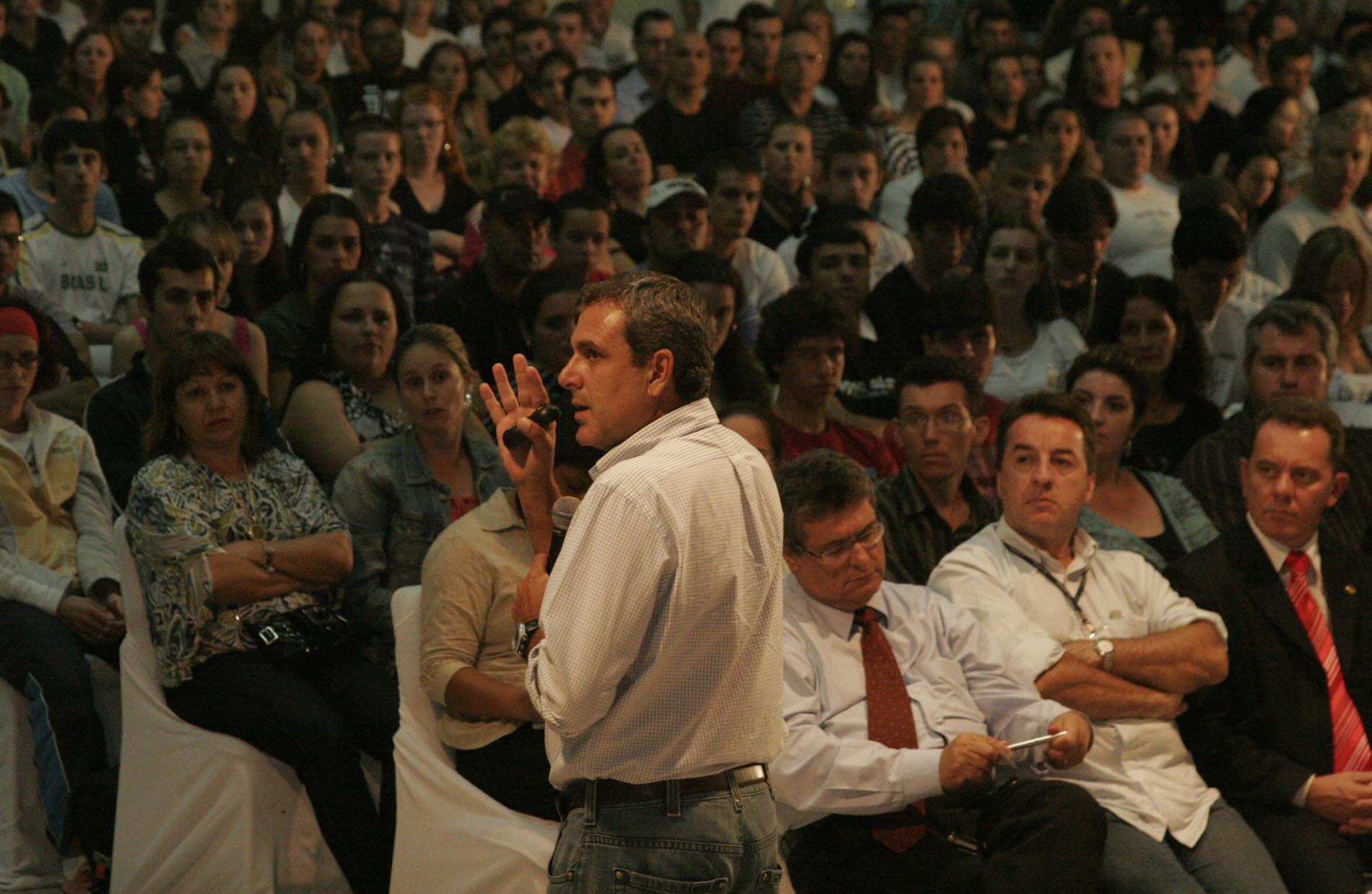 O Brasil em Debate com o tema: Do sonho à conquista - Palestrante: José Roberto Guimarães - Local: Espaço Integrado de Artes ( BOLHA) da UNISUL - Tubarão