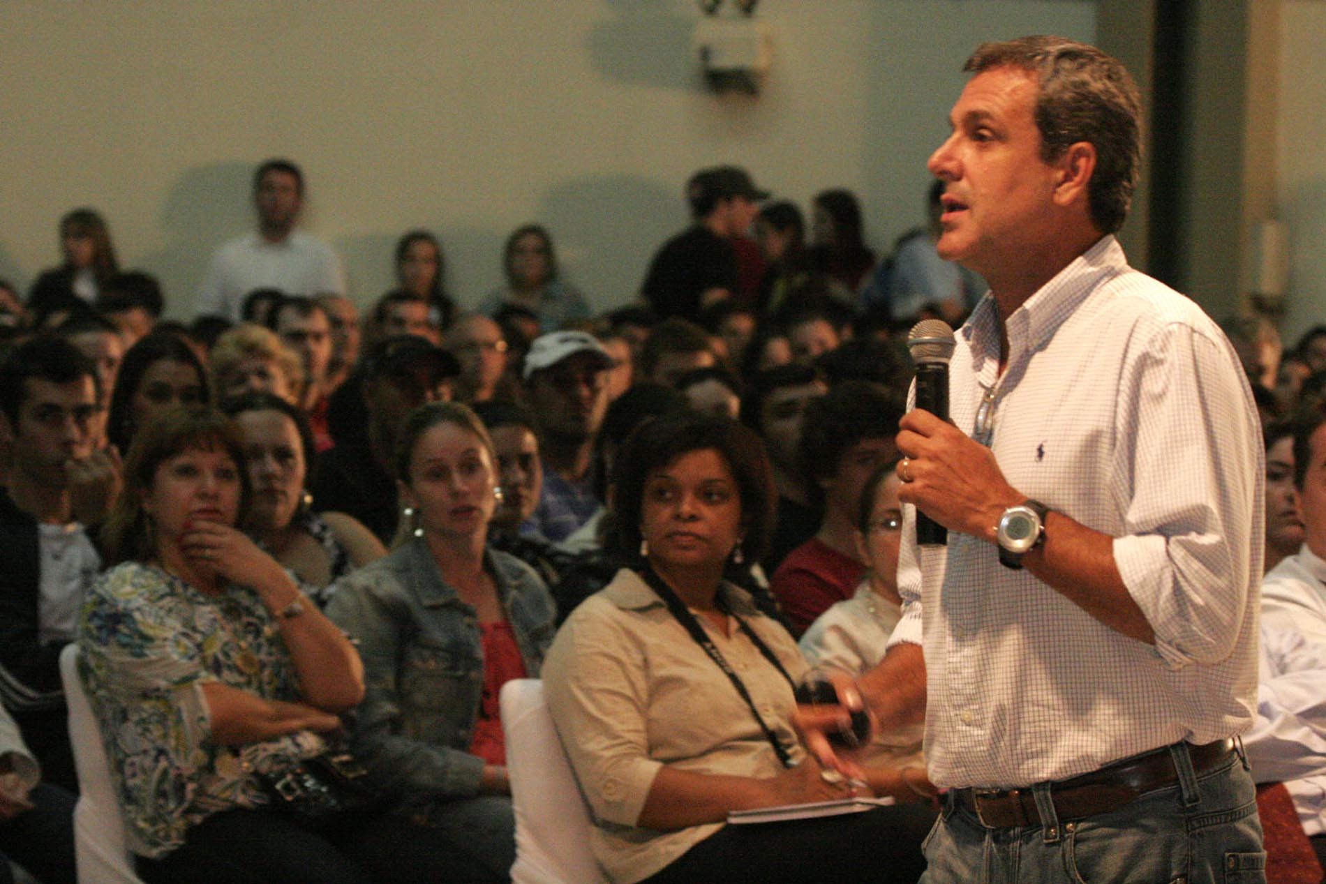O Brasil em Debate com o tema: Do sonho à conquista - Palestrante: José Roberto Guimarães - Local: Espaço Integrado de Artes ( BOLHA) da UNISUL - Tubarão