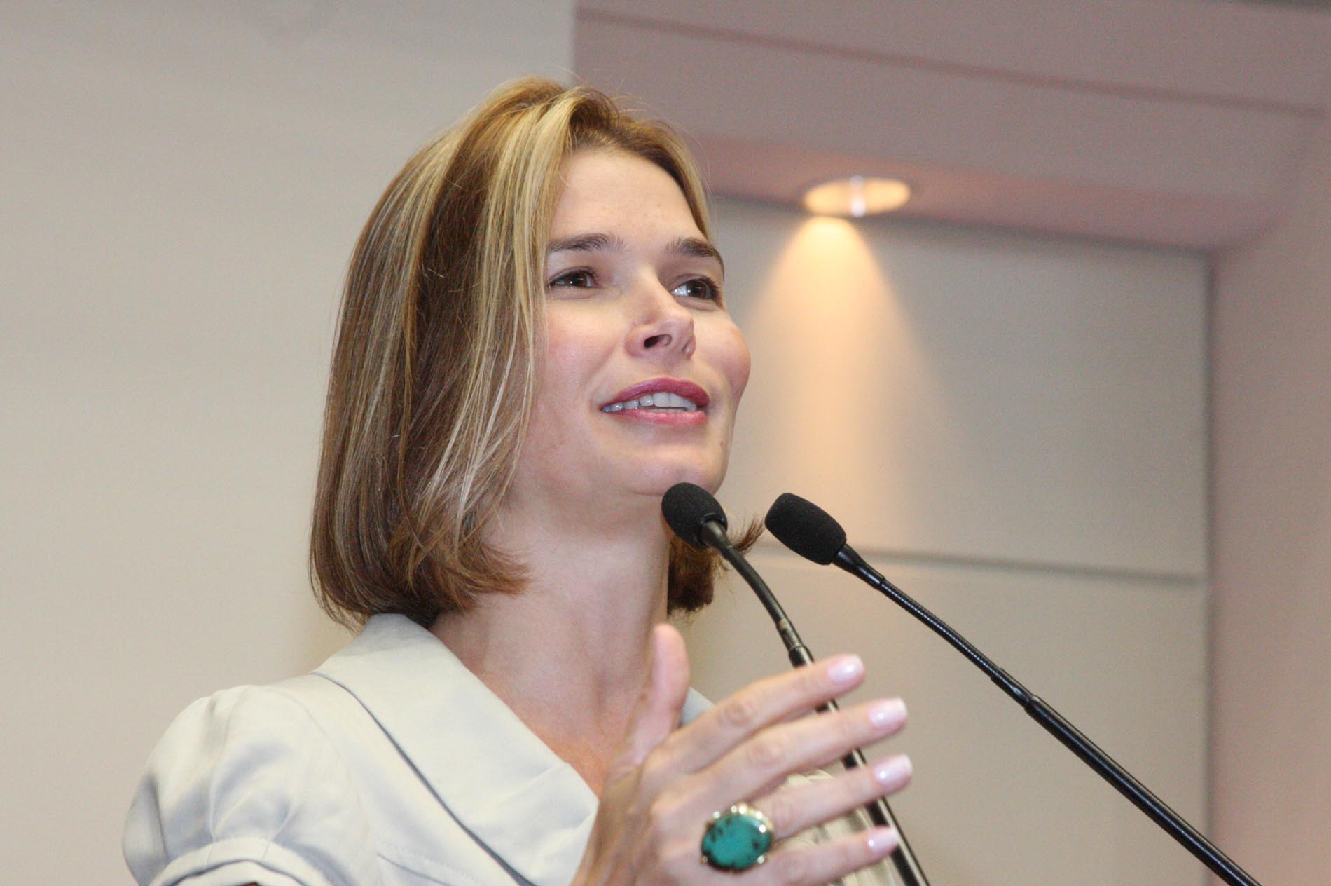 Angela Albino volta à Assembleia Legislativa