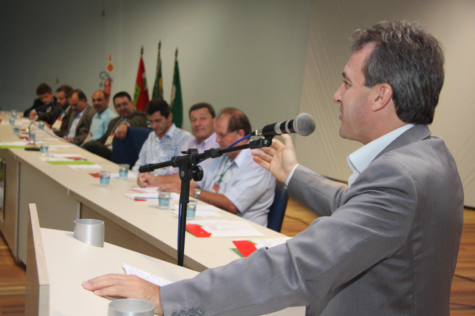 Seminário - Políticas Públicas da Pesca e Aquicultura para Santa Catarina - São Joaquim/SC.
Ministro da Secretaria Especial de Aqüicultura e Pesca