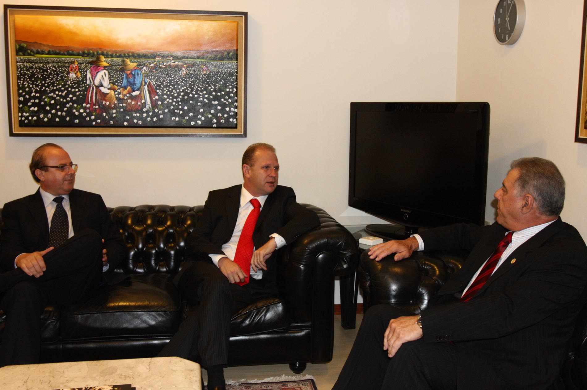 Presidente do TCE realiza visita protocolar à Assembleia Legislativa
