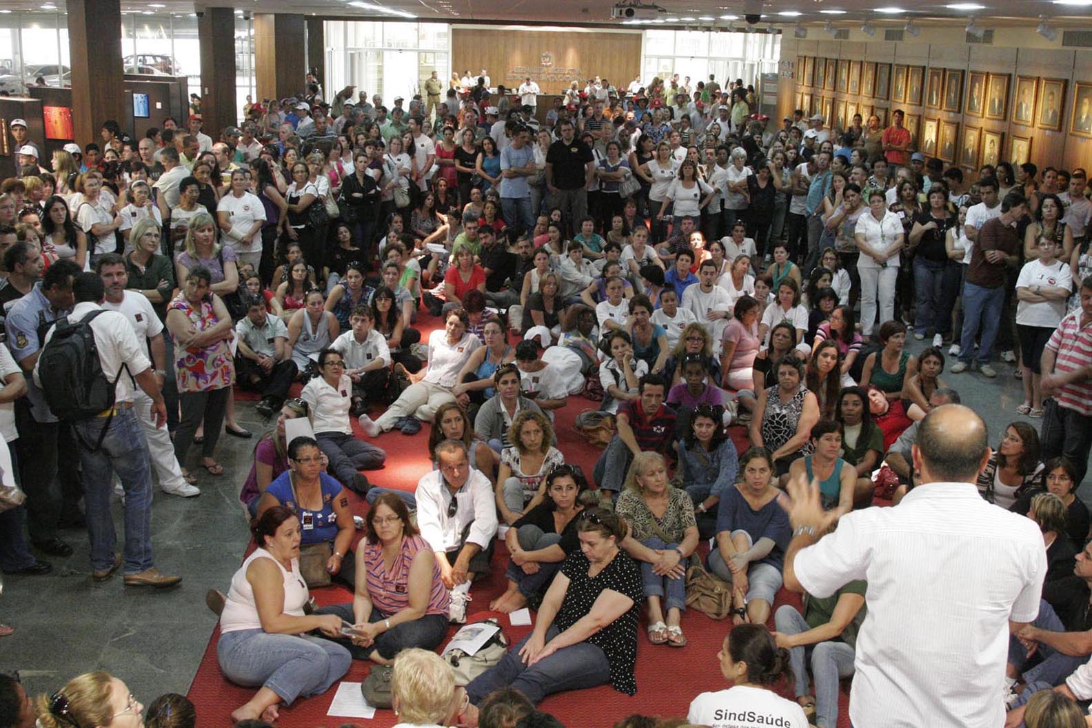 Público acompanha Sessão do Hall da Alesc