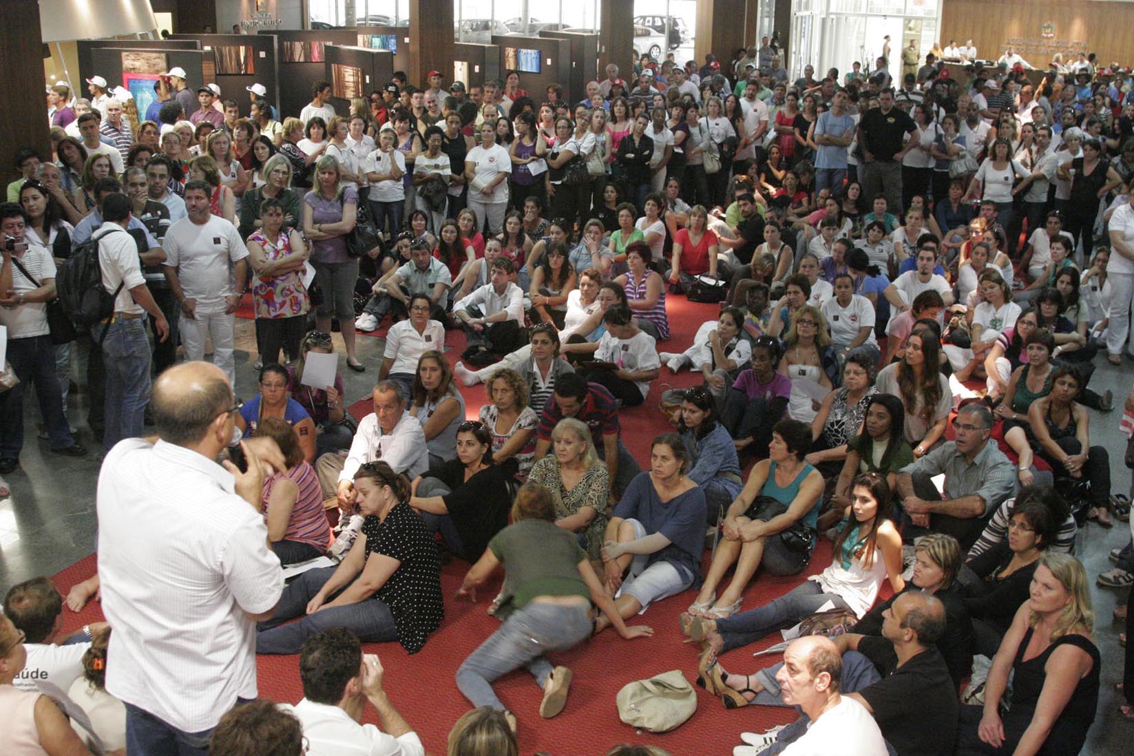 Público acompanha Sessão do Hall da Alesc