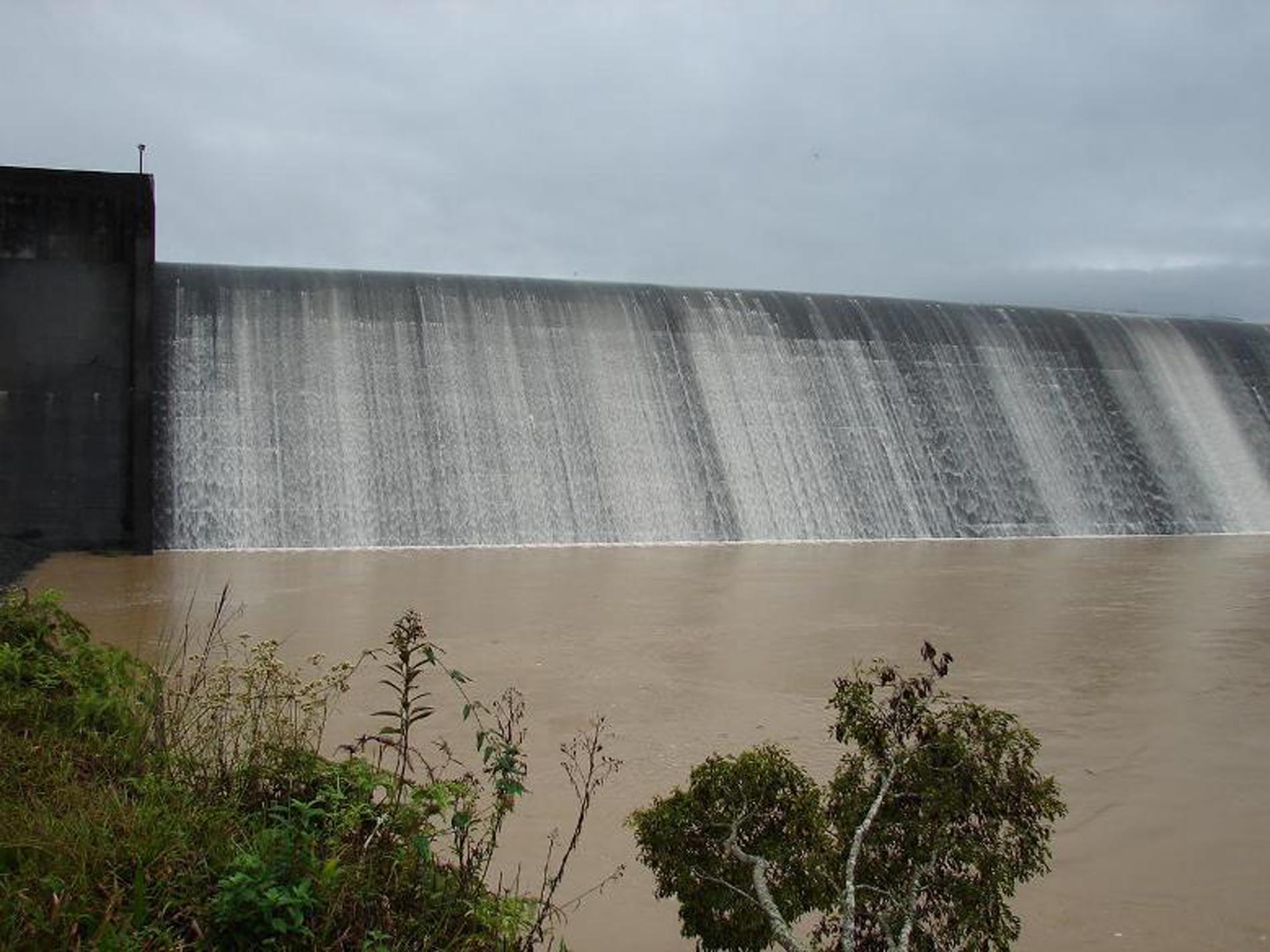 Barragem de Taió transbordou na tarde de hoje