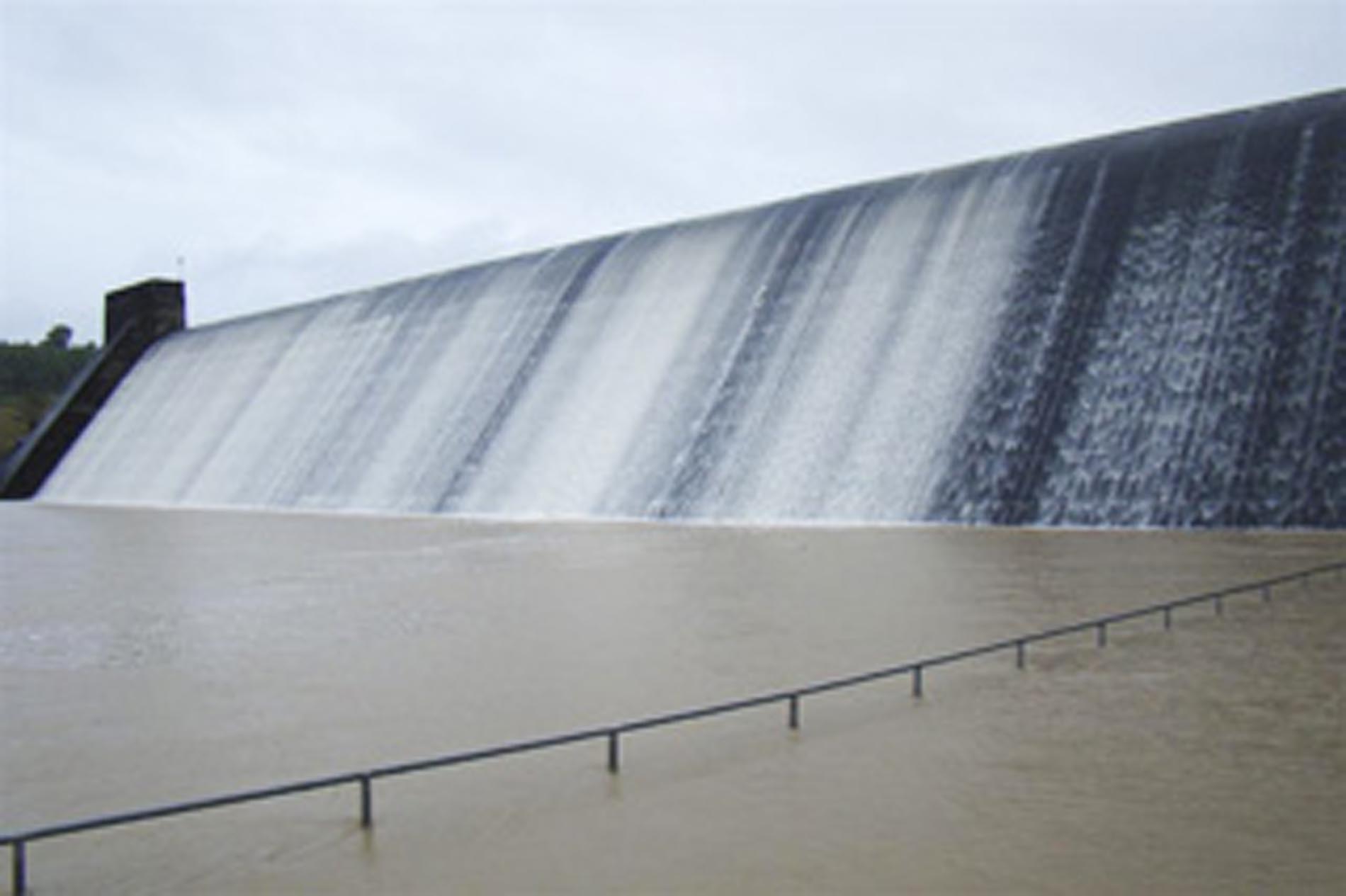 Barragem de Taió transbordou na tarde de hoje