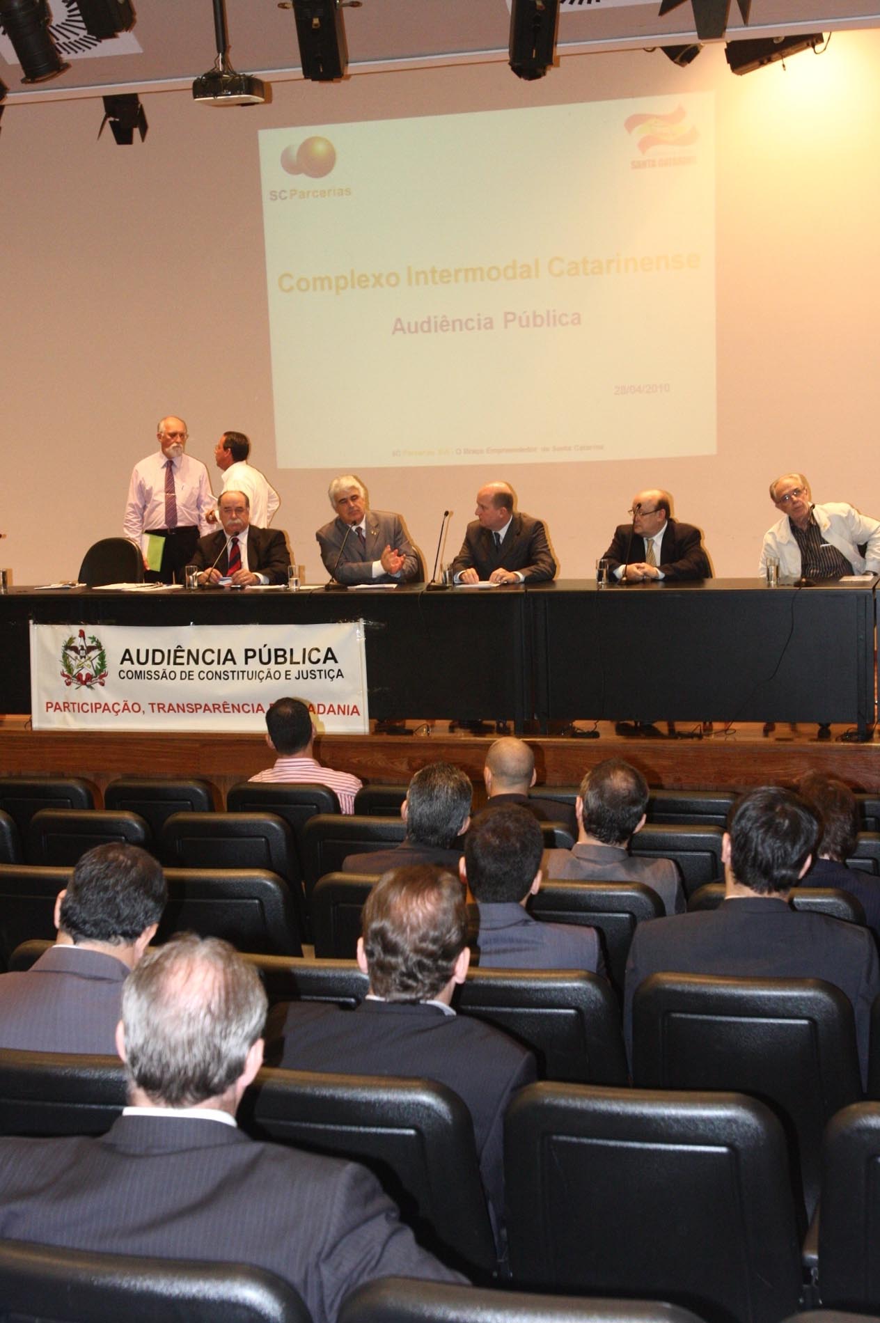 Audiência pública debate projeto de lei que autoriza Complexo Intermodal Catarinense