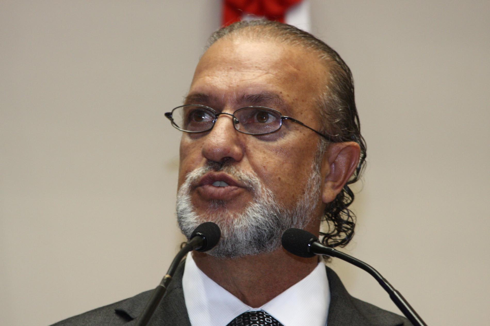 Projeto aprovado proíbe exigência de provedor de acesso à internet de banda larga