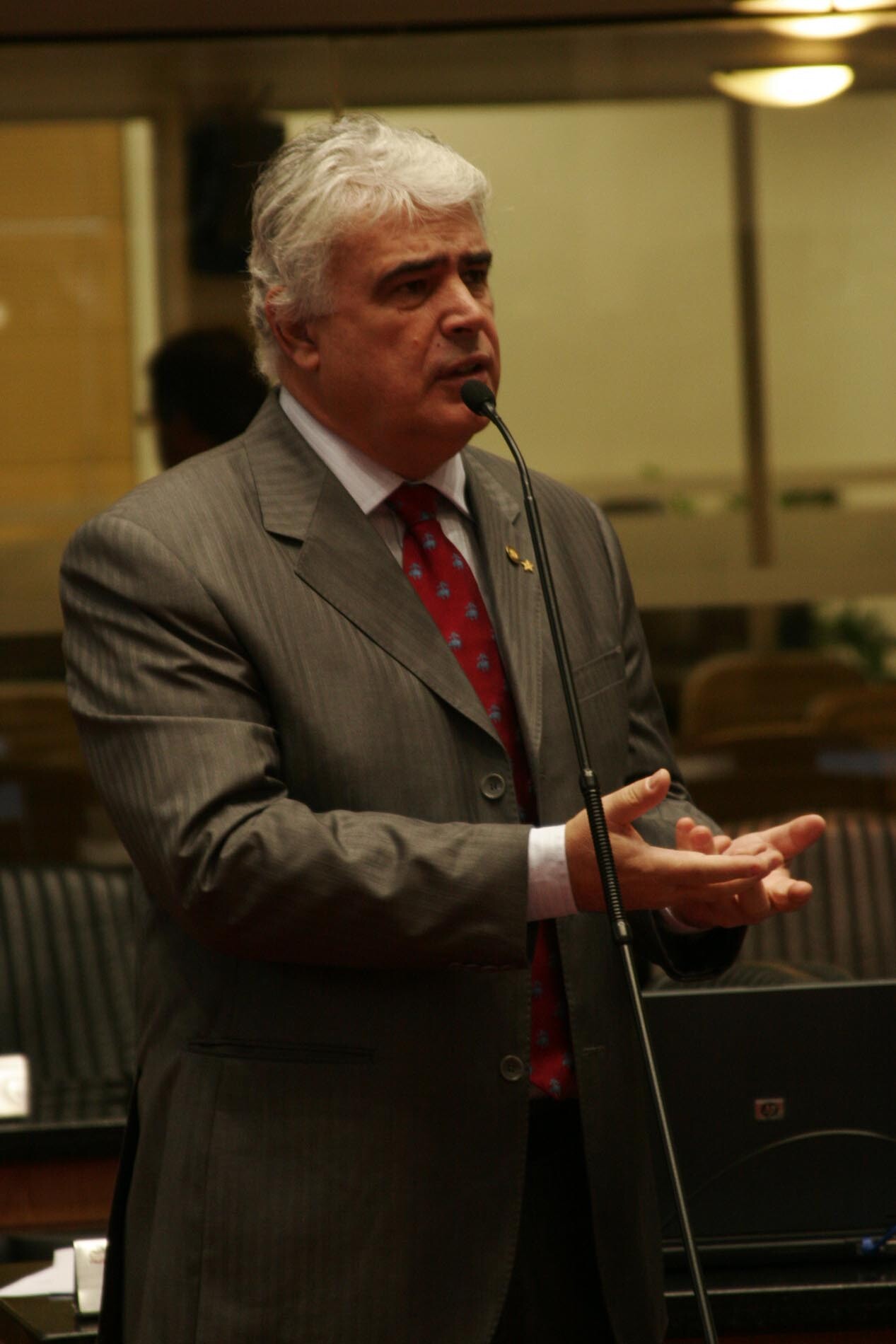 Dos gabinetes – PT critica retiradas de MPs da saúde e cobra solução do governo