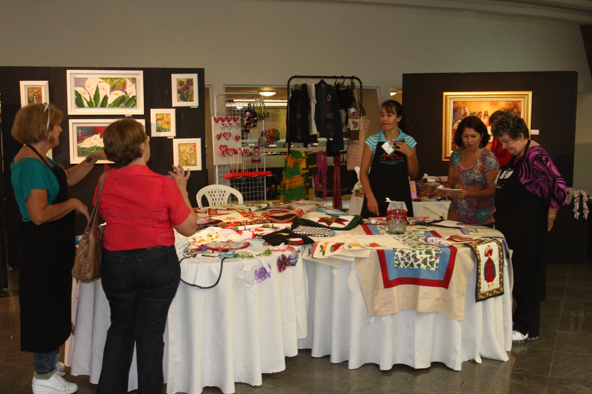 Exposição - Mulheres Oestinas