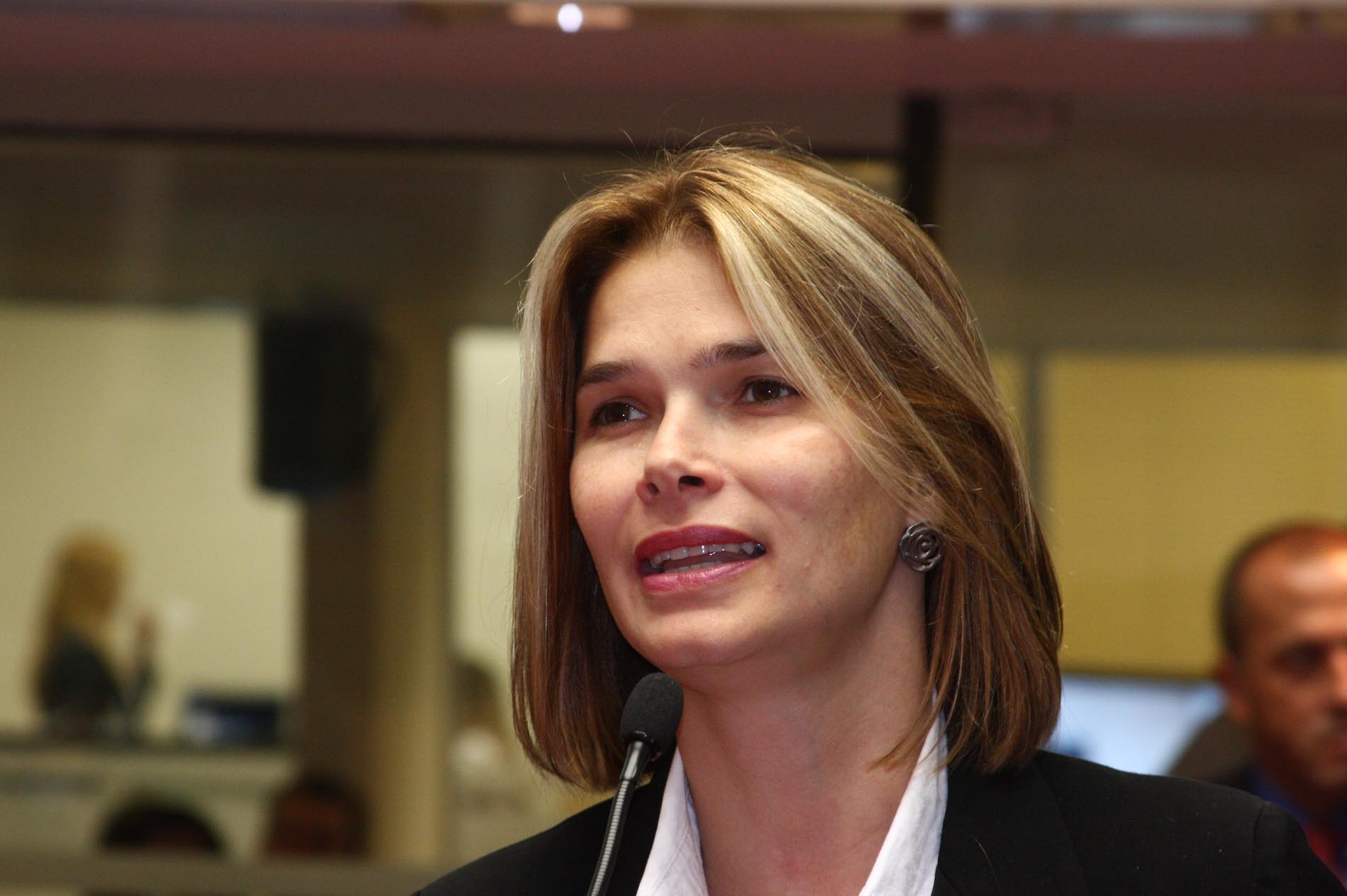 Deputada Angela Albino (PCdoB)