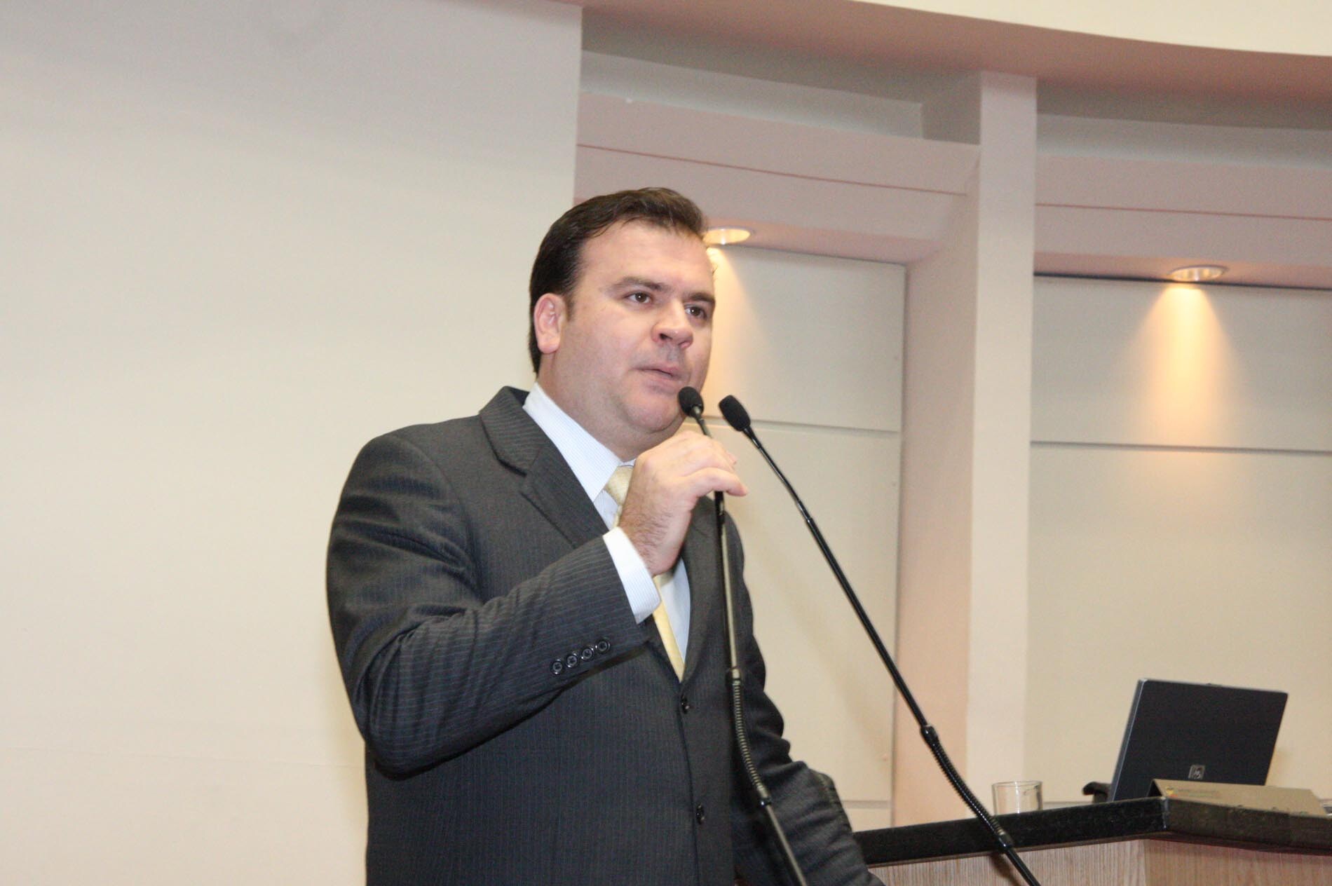 Dos Gabinetes – Deputado Tomelin discorda da decisão da Mesa e recorre