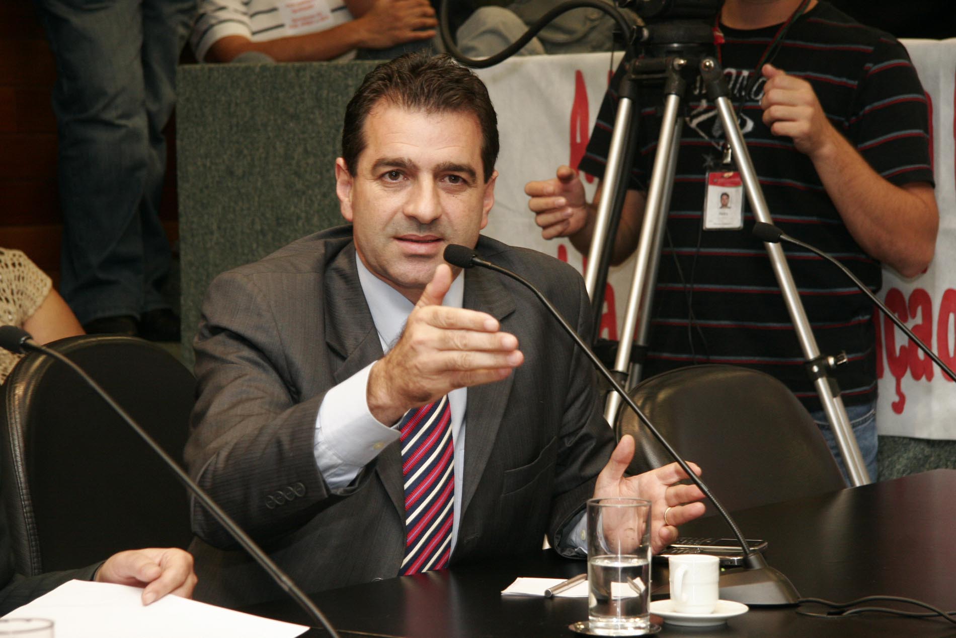 Comissão de Finanças e Tributação - Deputado Valdir Cobalchini (PMDB)