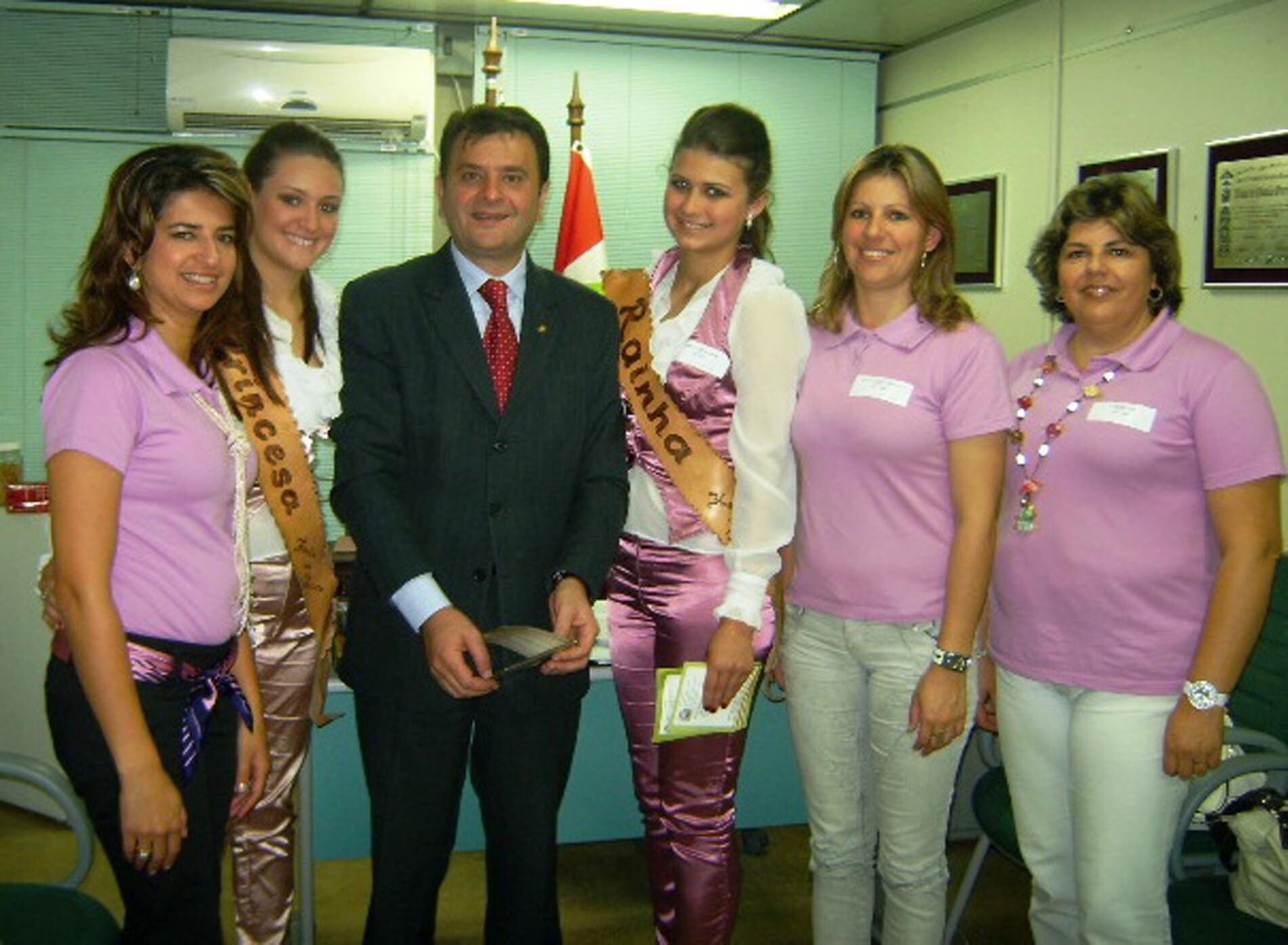 Dos Gabinetes – Deputado recebe rainha e princesas da Festa da Paçoca