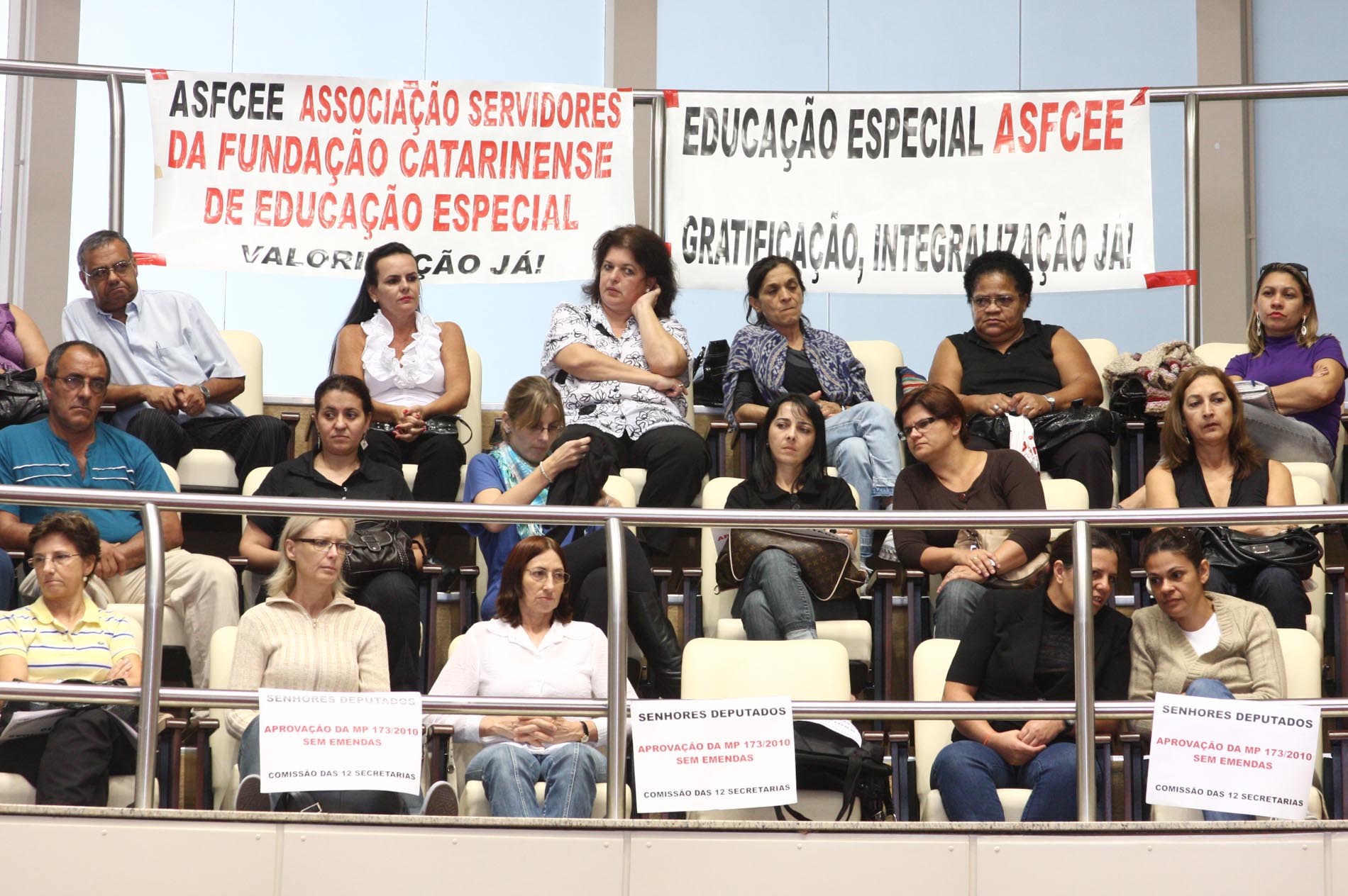 Plenário aprova mais seis Medidas Provisórias