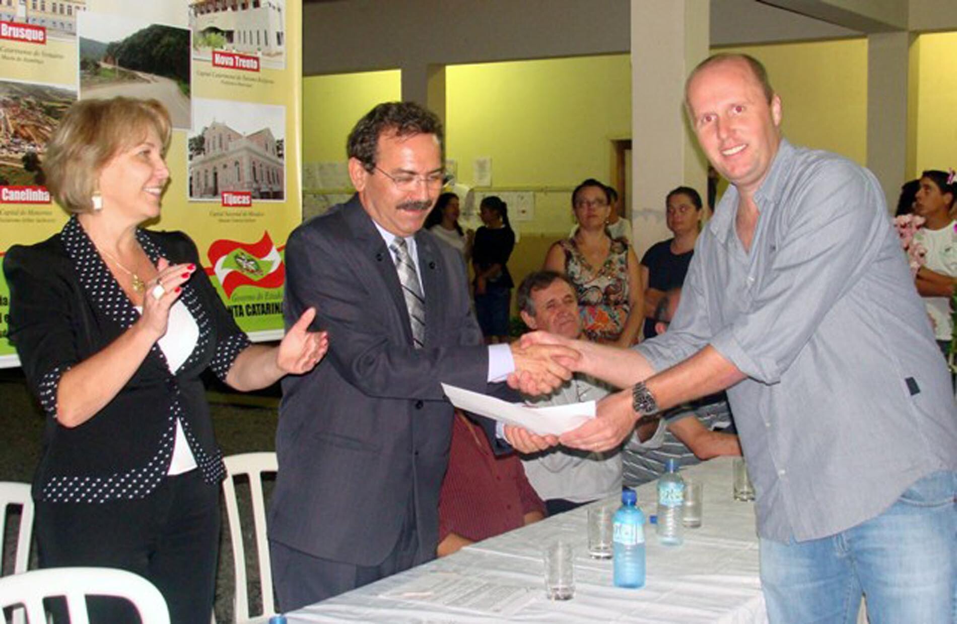 Dos Gabinetes – Venzon participa da entrega de ordem de serviço para escola em Canelinha