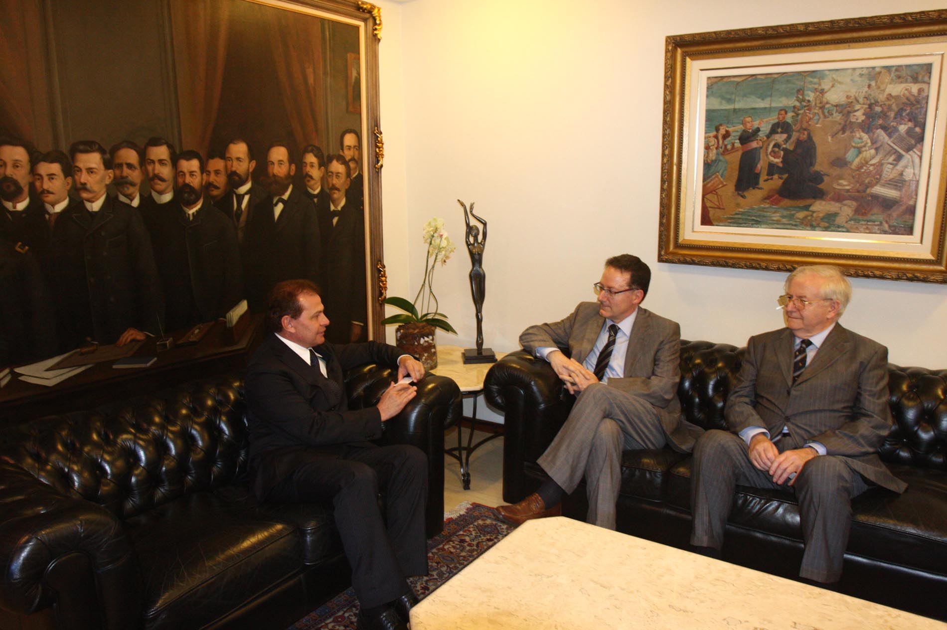 Visita do Cônsul e do vice-cônsul da Itália