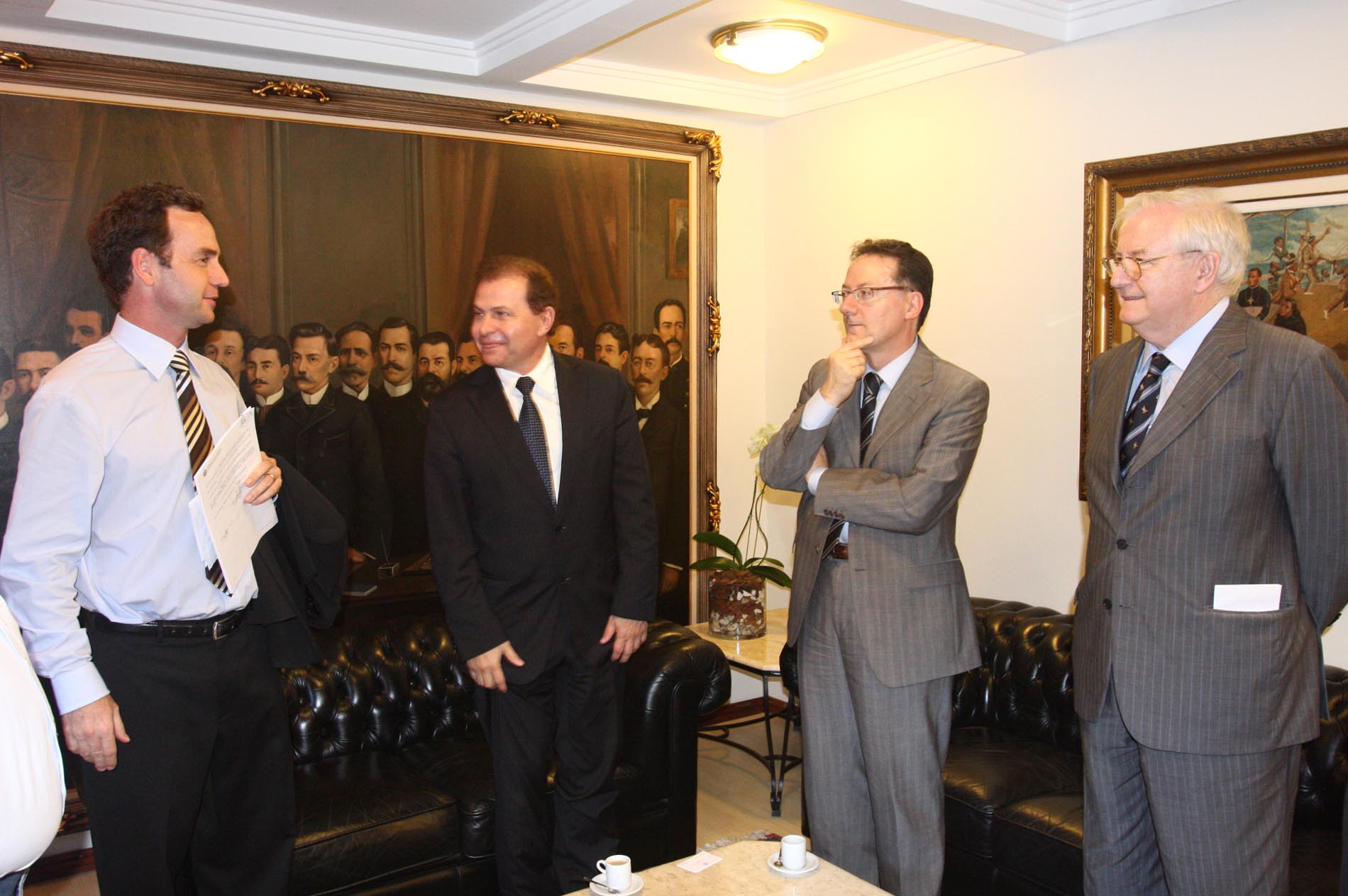 Visita do Cônsul e do vice-cônsul da Itália
