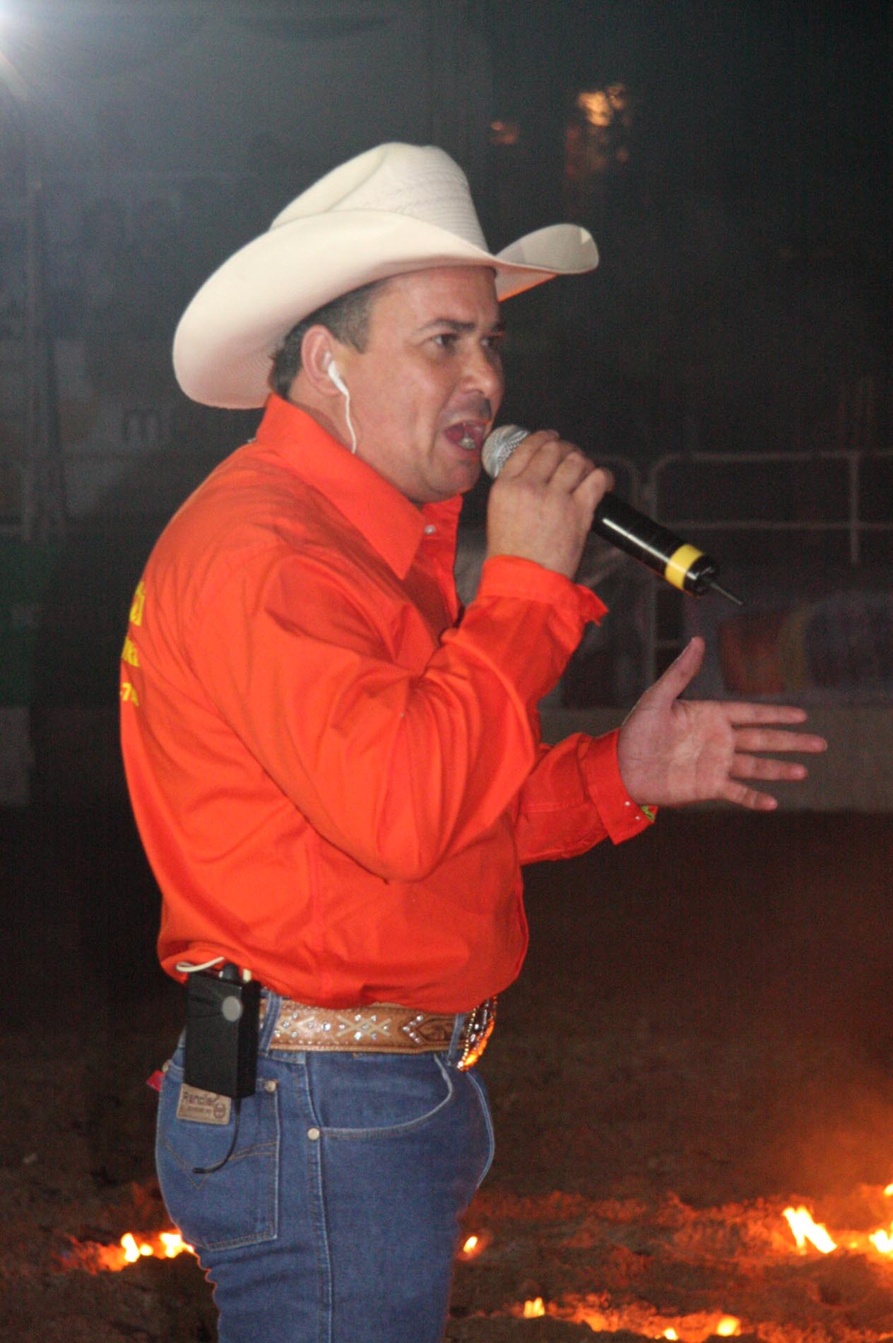 Rodeio atrai milhares de expectadores à FEMI