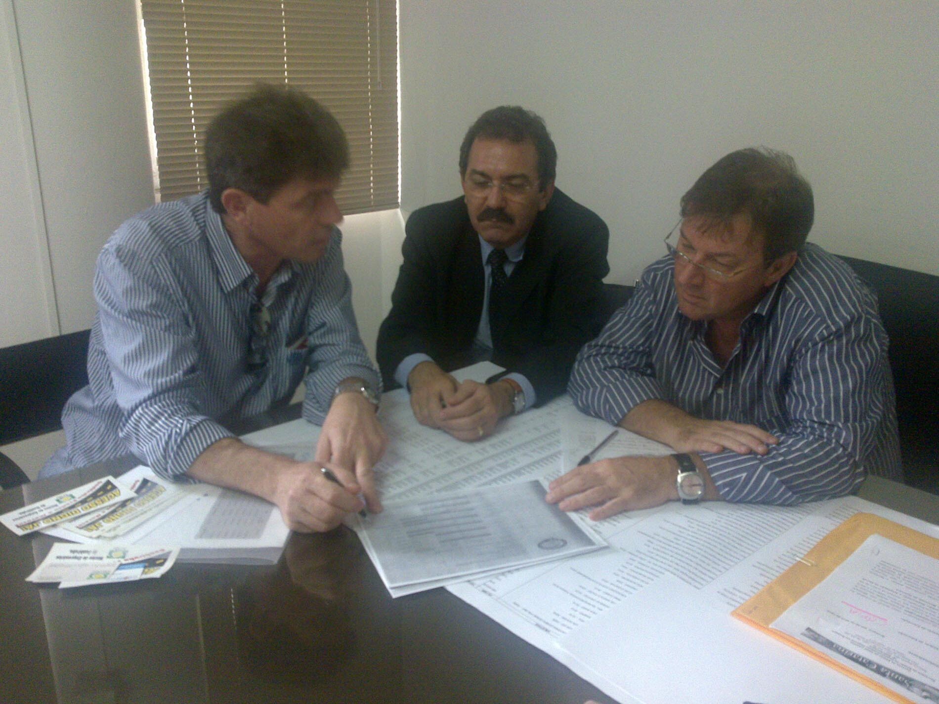 Dos Gabinetes – Venzon comemora reinicio das obras na rodovia SC-486