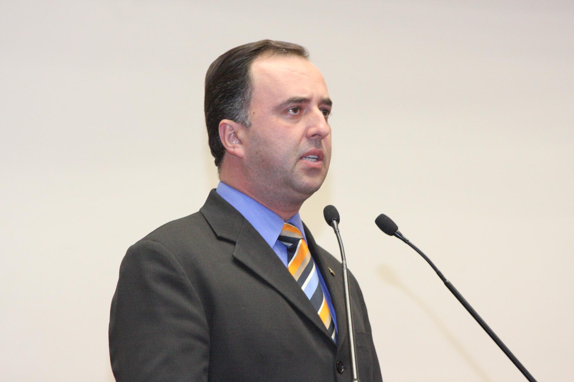 Dos Gabinetes – Pavan assina e Camboriú agora é Capital