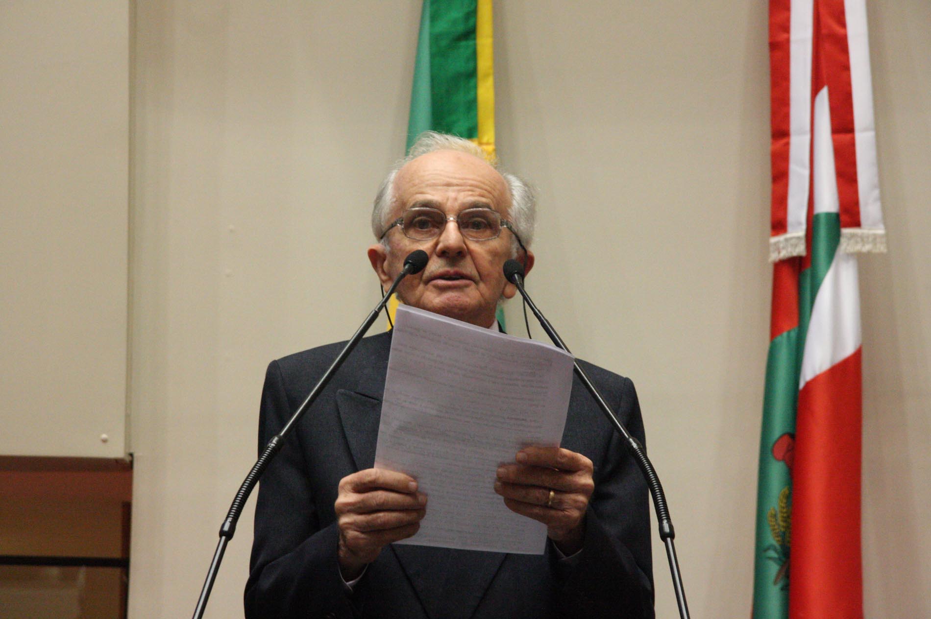 Udesc completa 45 anos e recebe homenagem do Legislativo