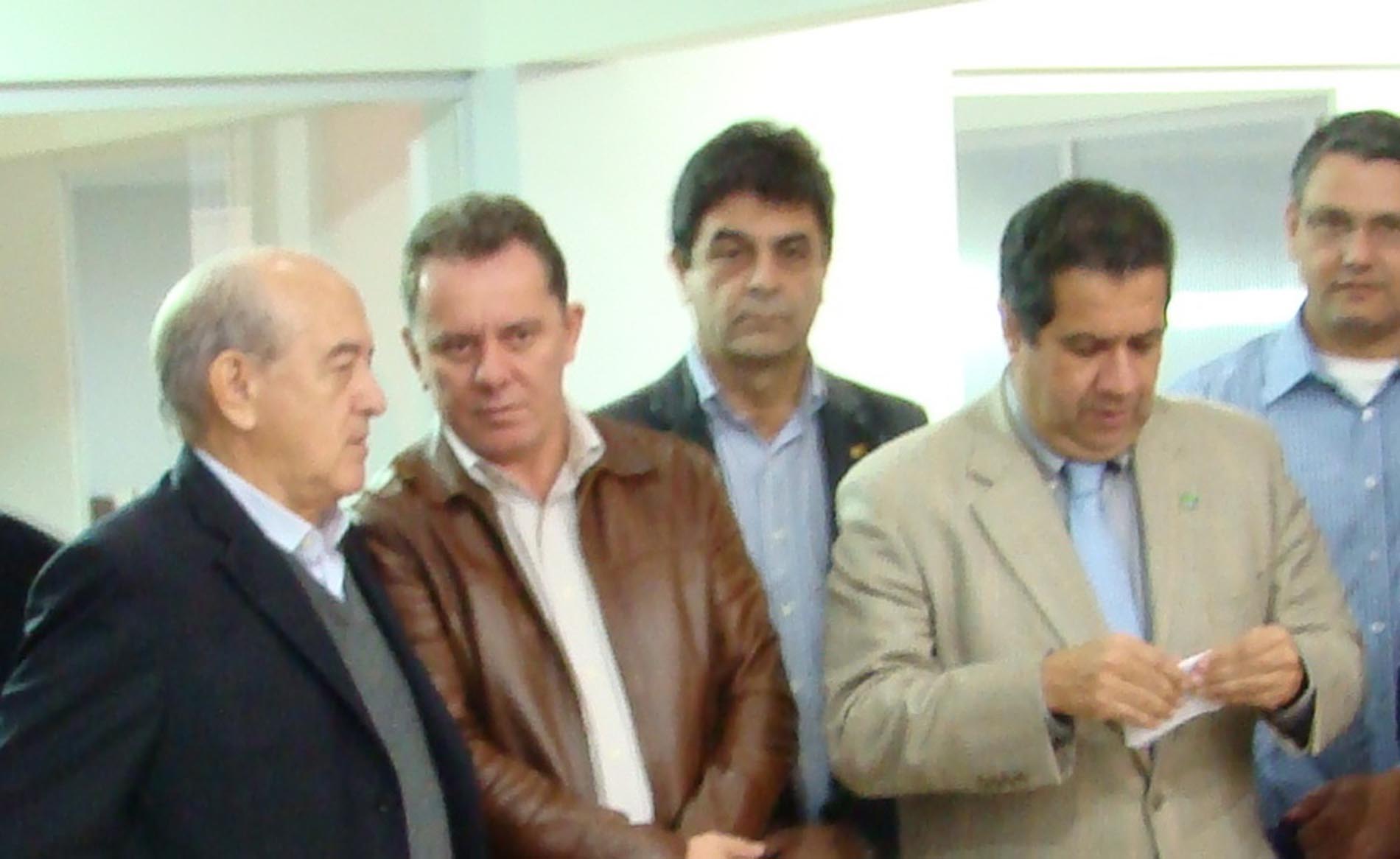 DEPUTADO DAGOMAR CARNEIRO PARTICIPA DA INAUGURAÇÃO DO SINE COM MINISTRO CARLOS LUPI