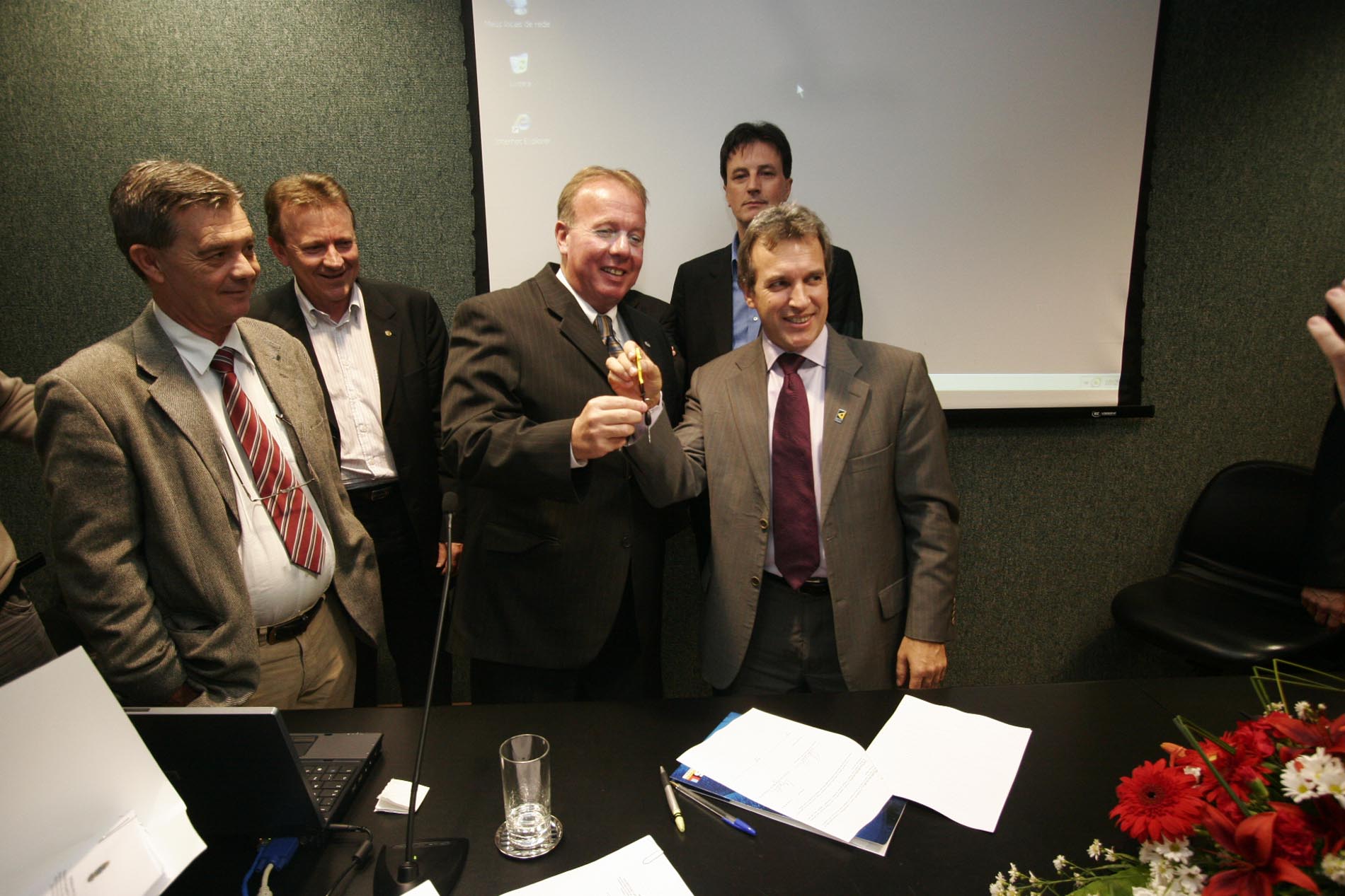 Cerimônia de entrega de 19 máquinas agrícolas