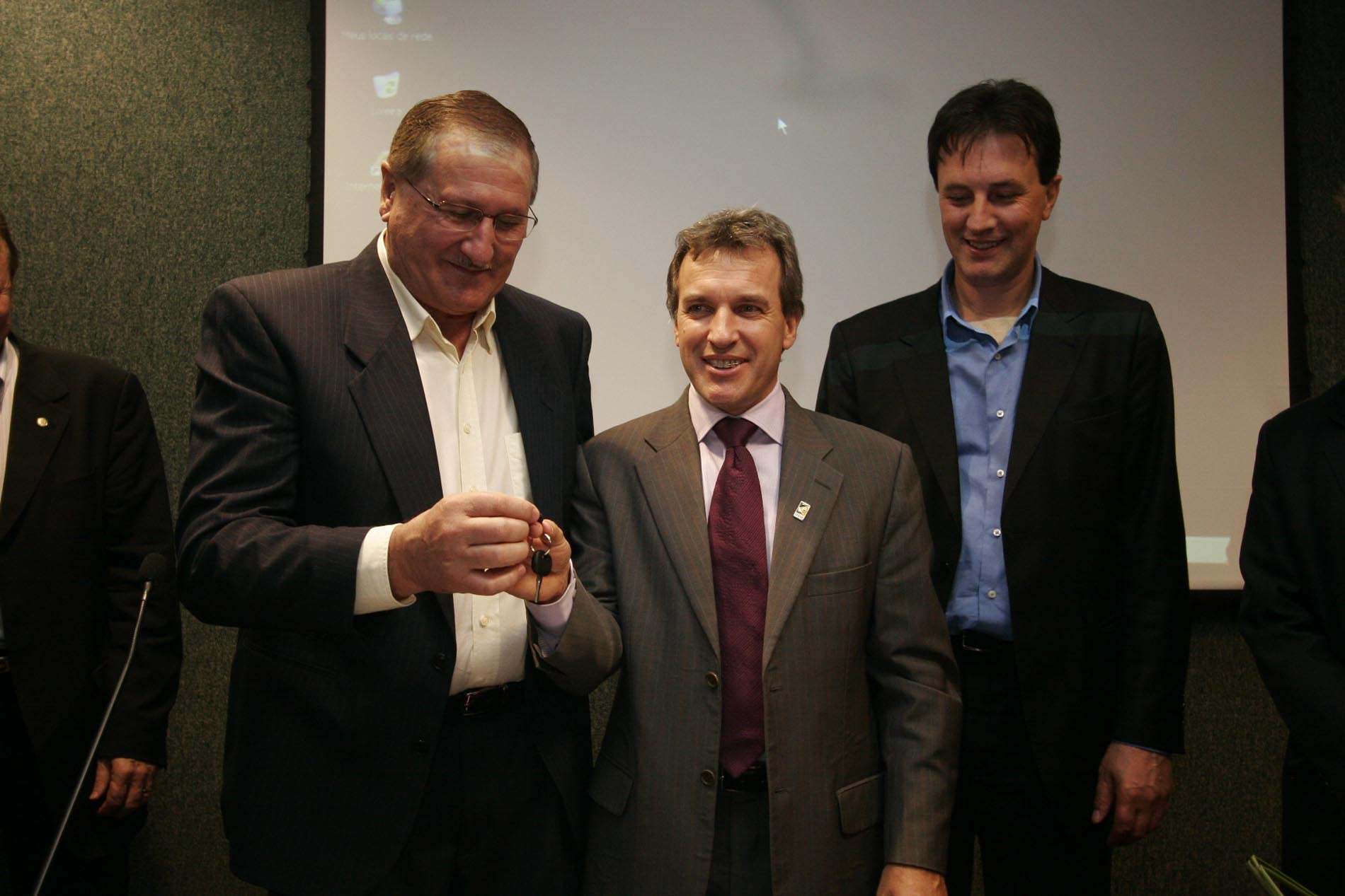 Cerimônia de entrega de 19 máquinas agrícolas