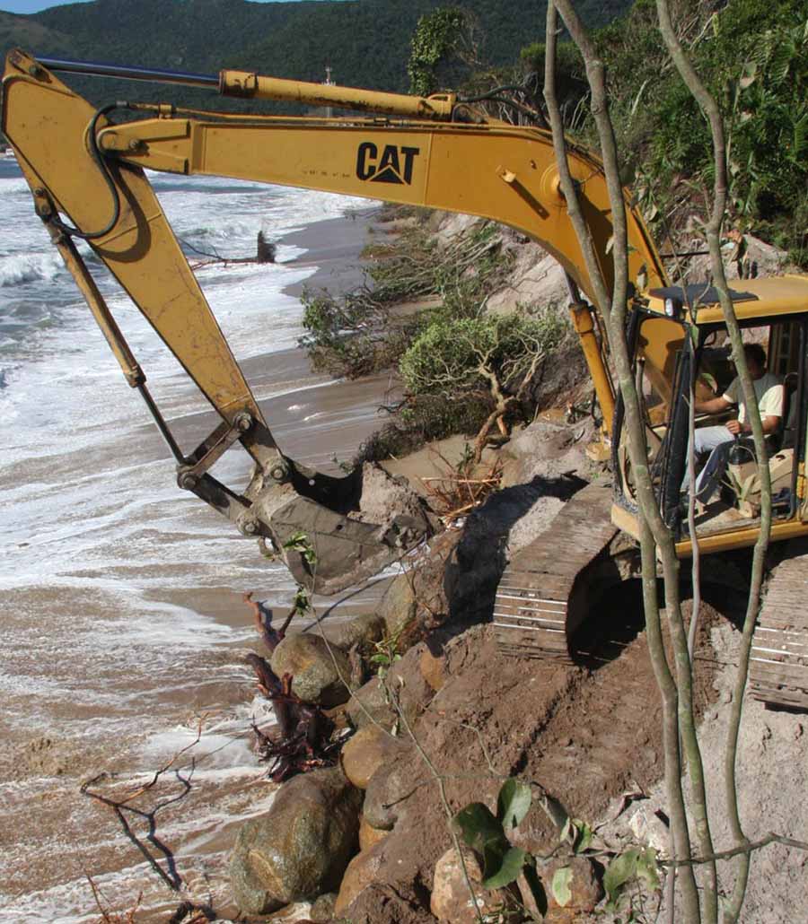 Deputados acompanham anúncio da liberação de recursos para obras emergenciais na praia da Armação