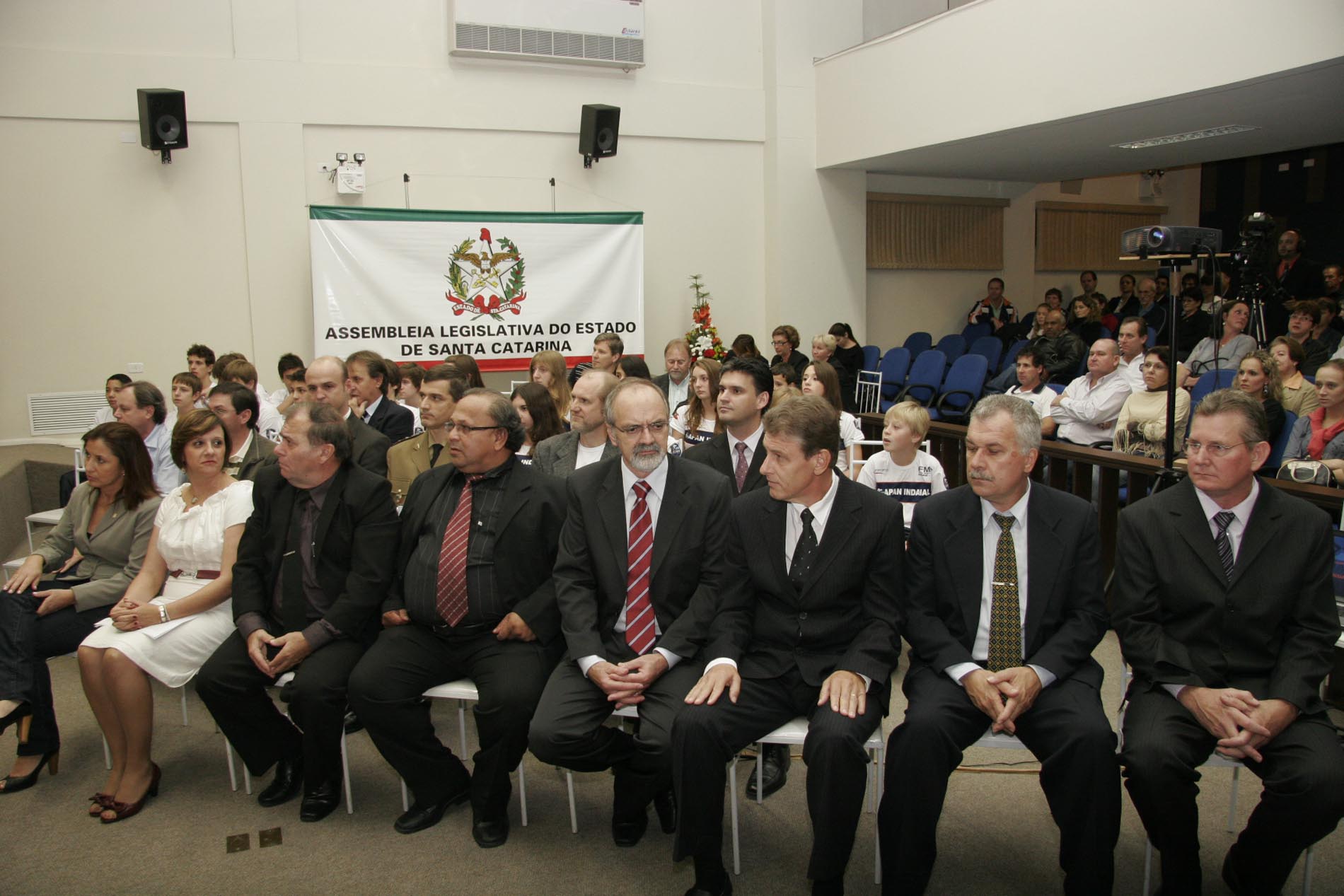 Sessão Solene em homenagem aos Atletas da Natação da Fundação Municipal de Esportes de Indaial