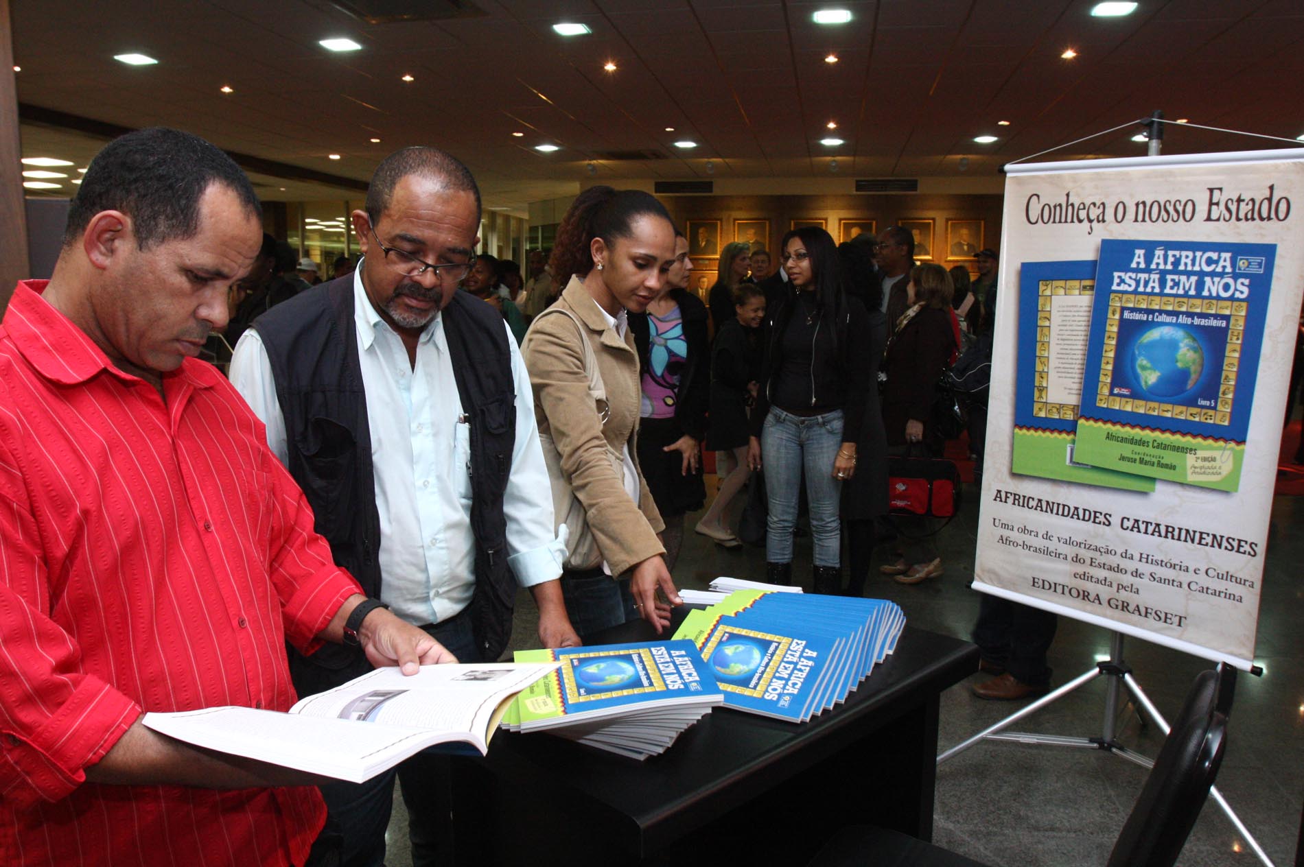 Lançamento da Publicação Didática Africanidades Catarinense