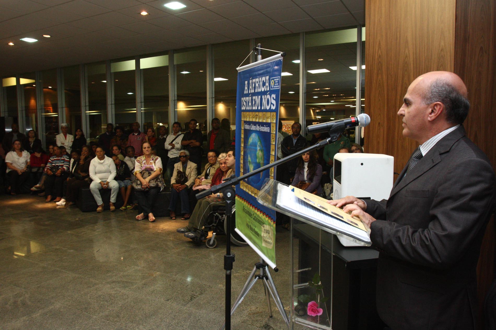Lançamento da Publicação Didática Africanidades Catarinense