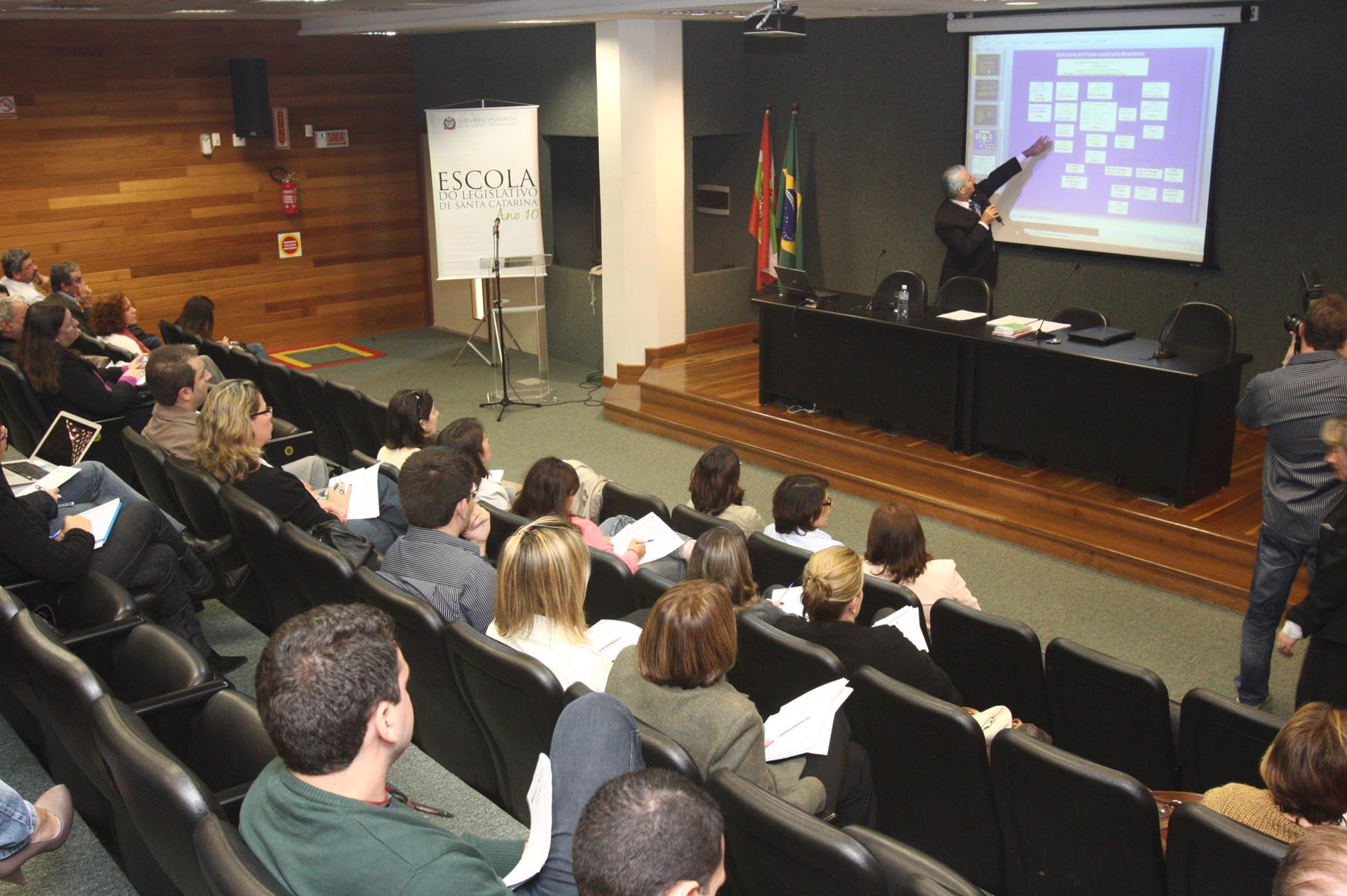 Seminário sobre Eleições e Imprensa reúne profissionais da comunicação na Assembleia